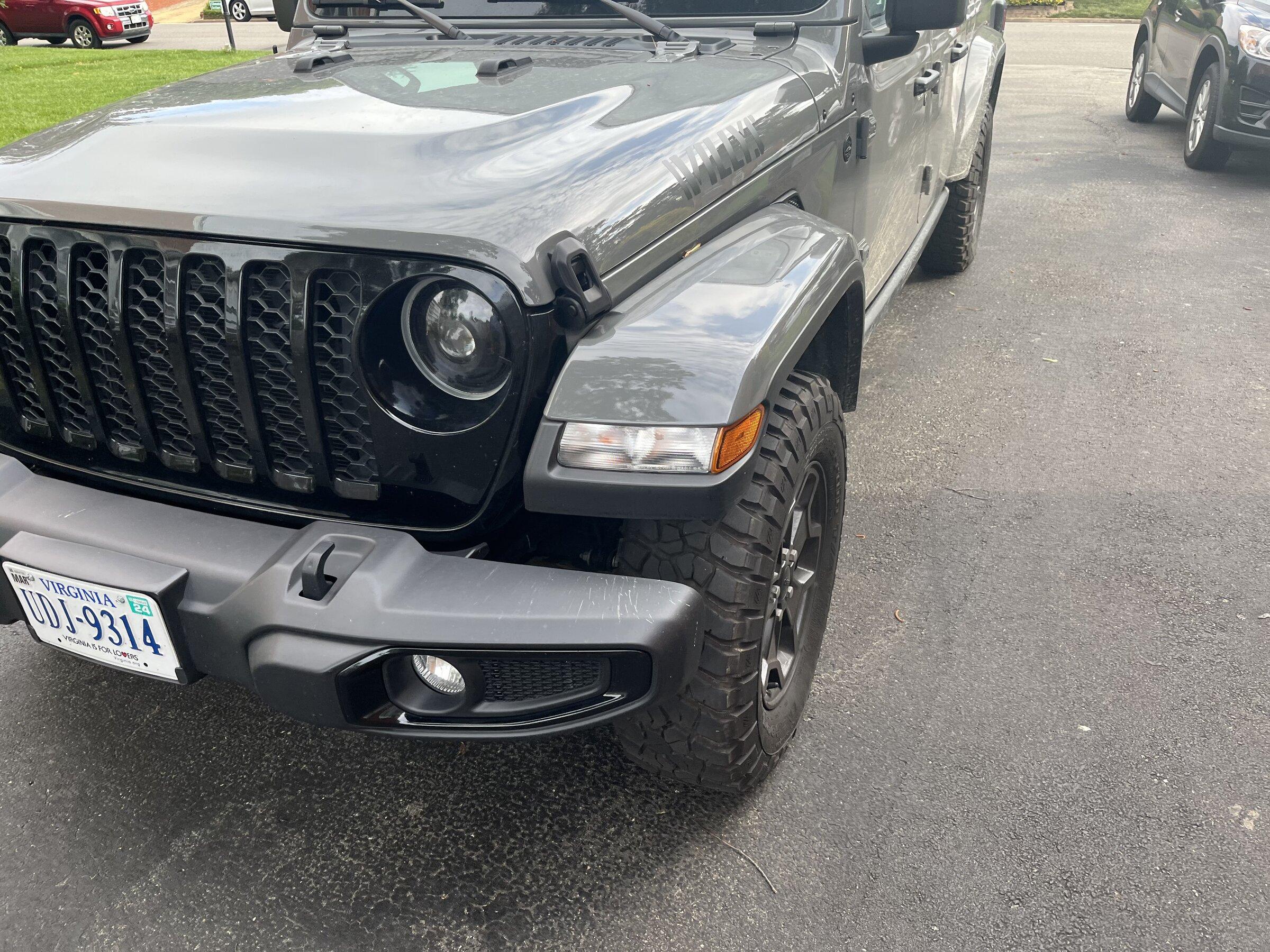Jeep Gladiator Sting Gray Willys Fenders 32F1037F-935A-4ACF-8B96-3421DAB946D6