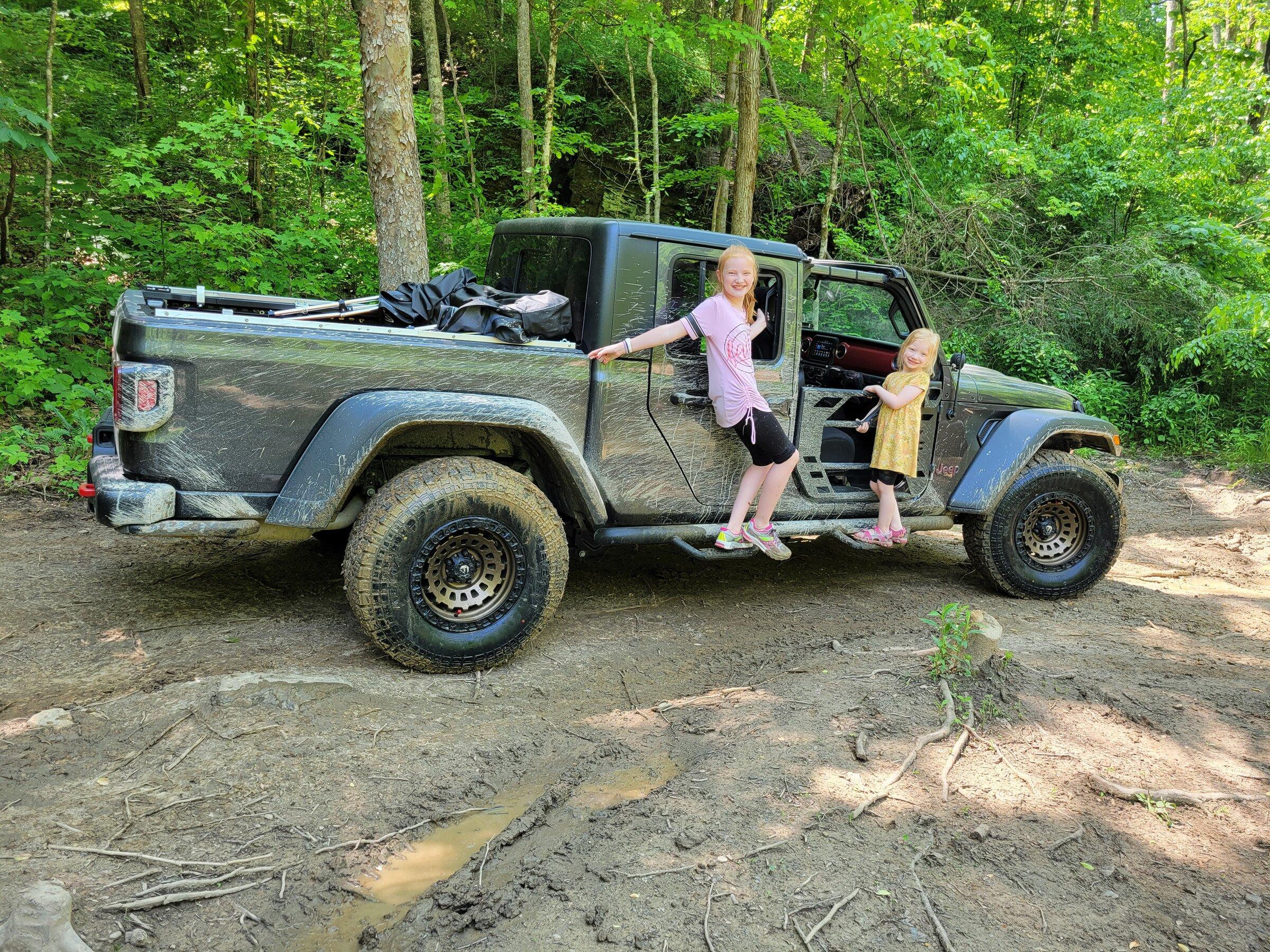 Jeep Gladiator How the heck are you supposed to clean this?!? 20220520_142712
