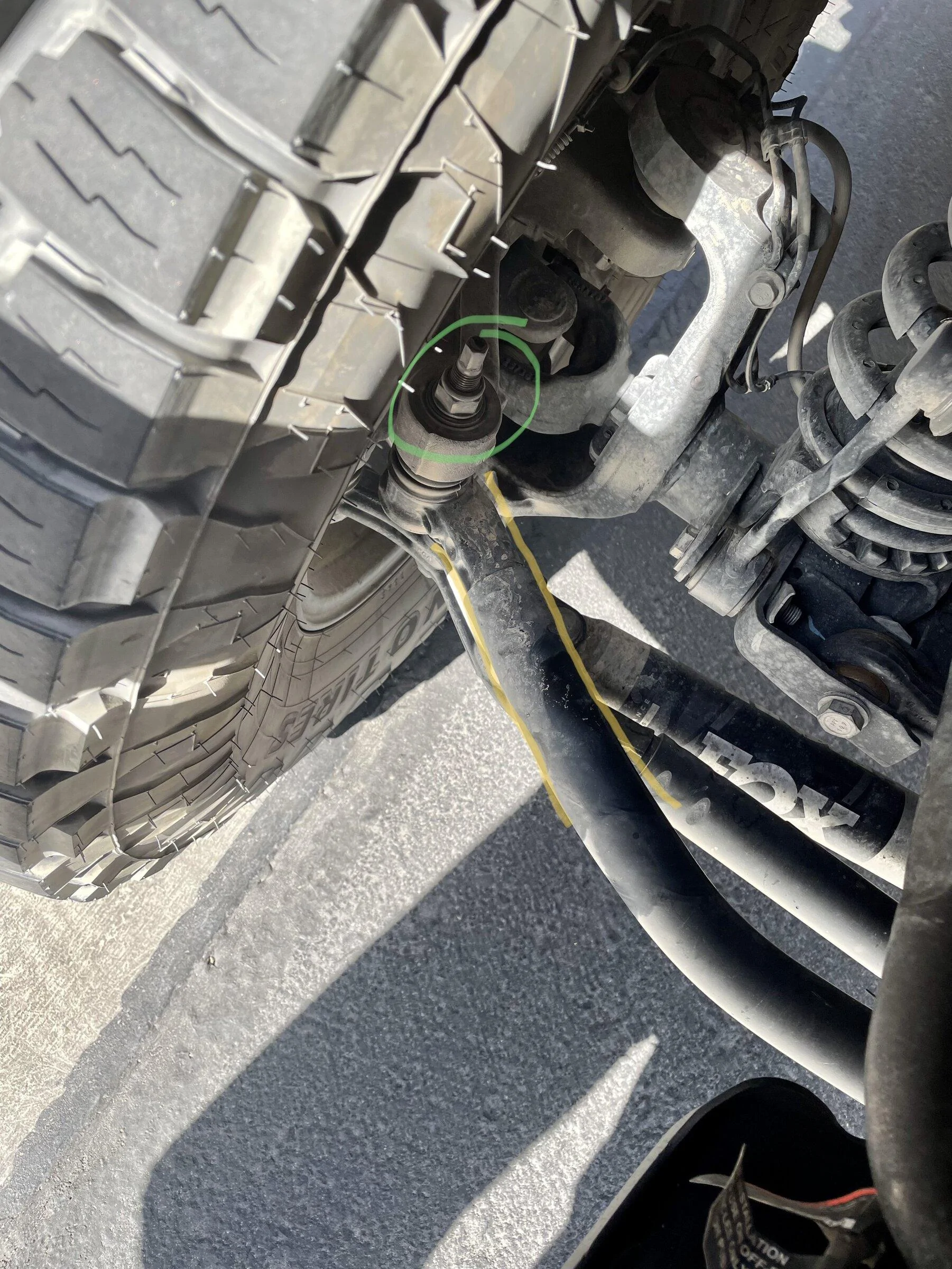 Jeep Gladiator What is this?  Is this how I tighten it?  How tight do I get it? 0689AD56-2345-4025-AF48-CAC238471AAE