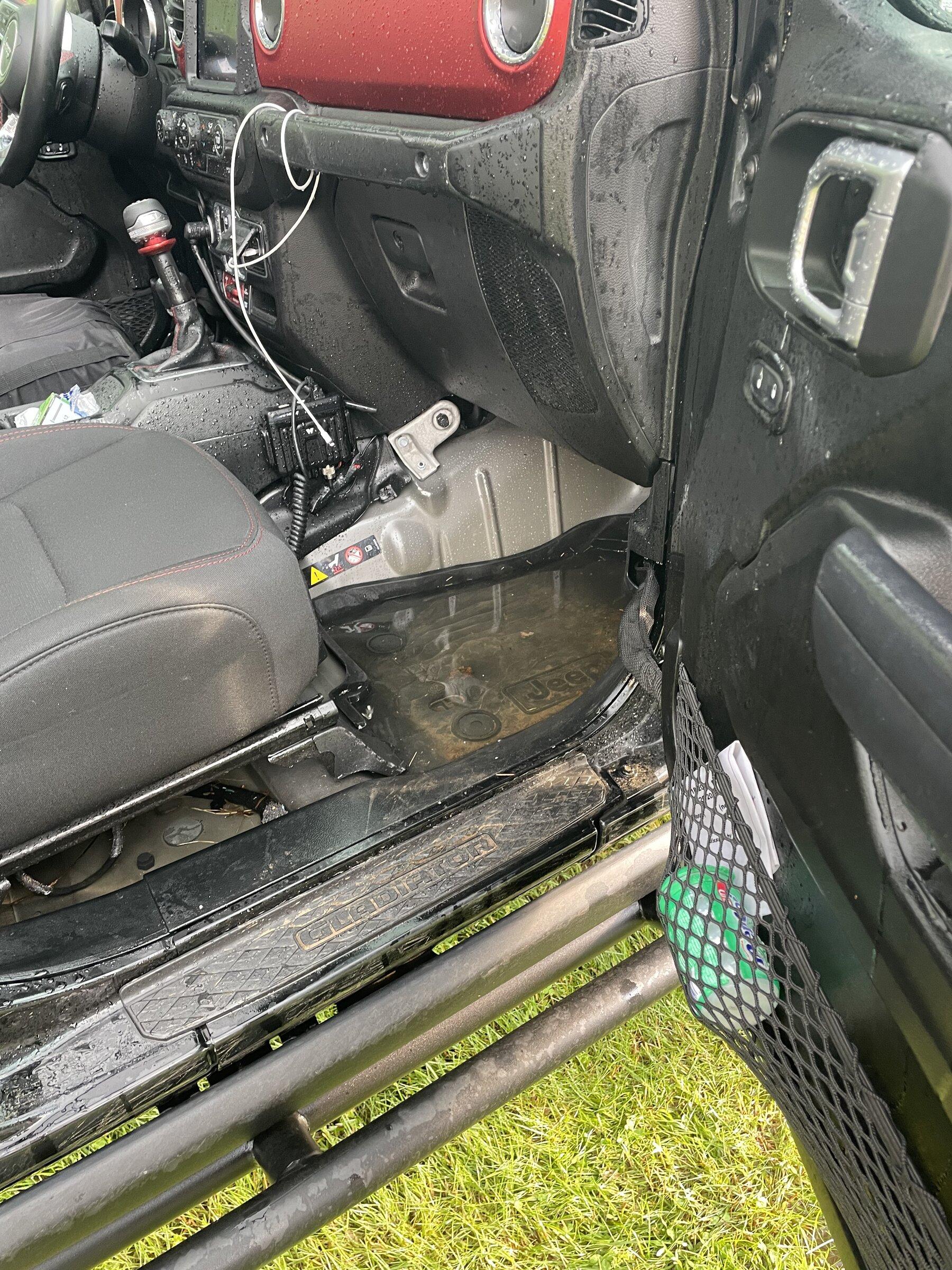 Jeep Gladiator (I don’t like) Pina Colada’s and being caught in the rain C271CFF6-49BD-4F74-9249-7EB12BF0508D