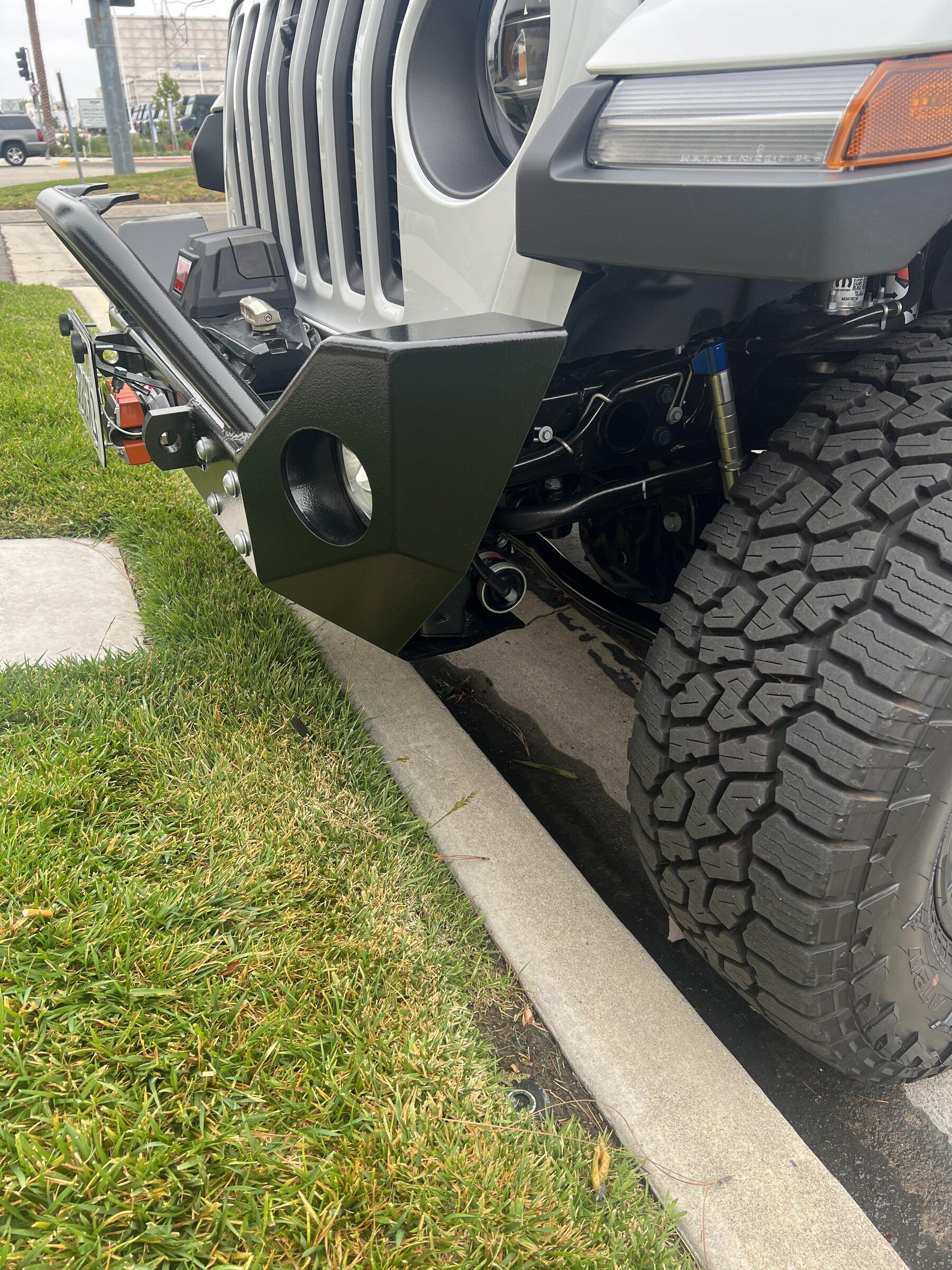Jeep Gladiator Mojave Bumper Mods 20220523_162344302_iOS