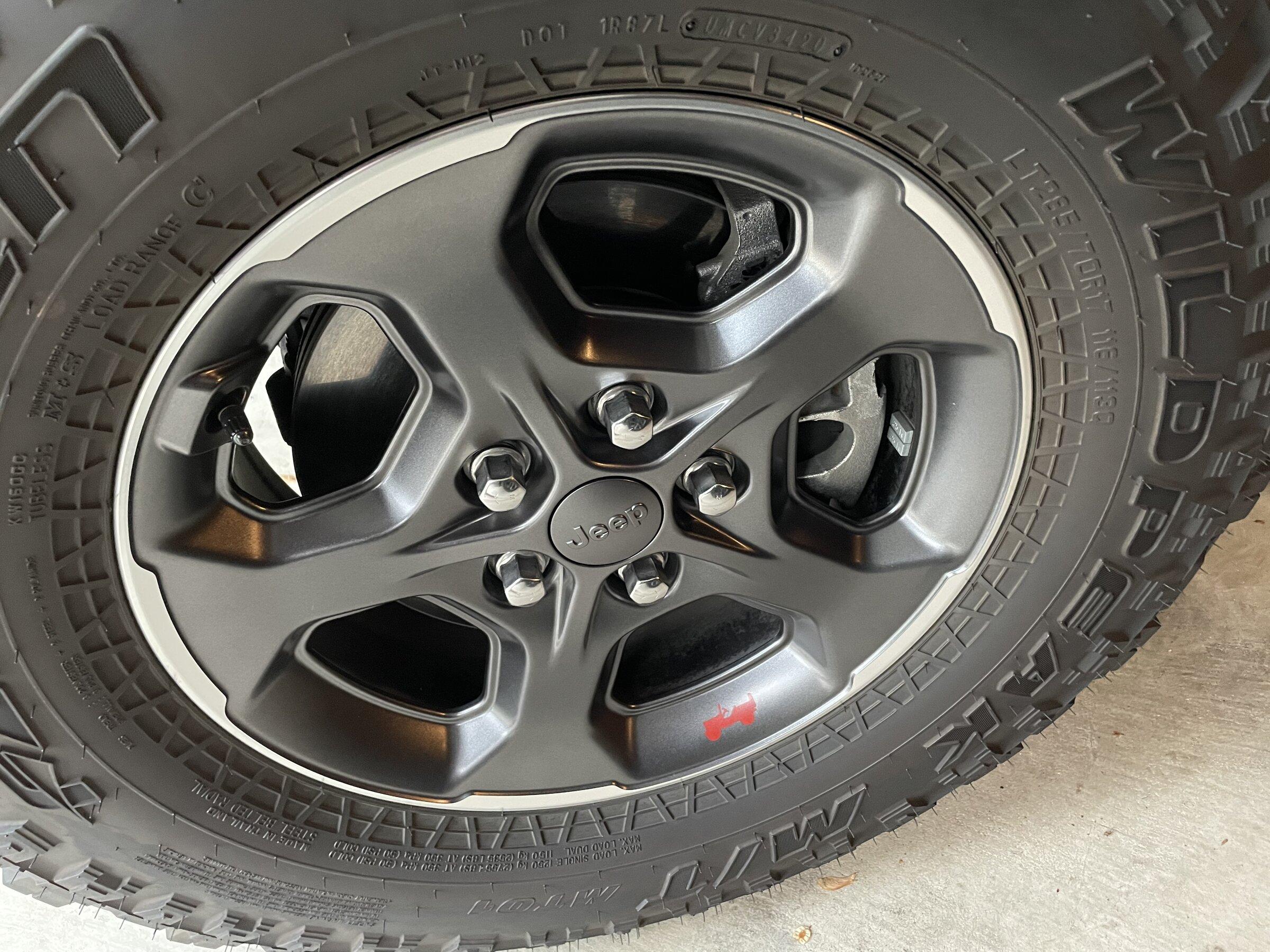 Jeep Gladiator Rubicon wild peak 33” M/T take offs like new 2D5DB17F-9DCA-44BE-8D0A-9AF1231FEC4F