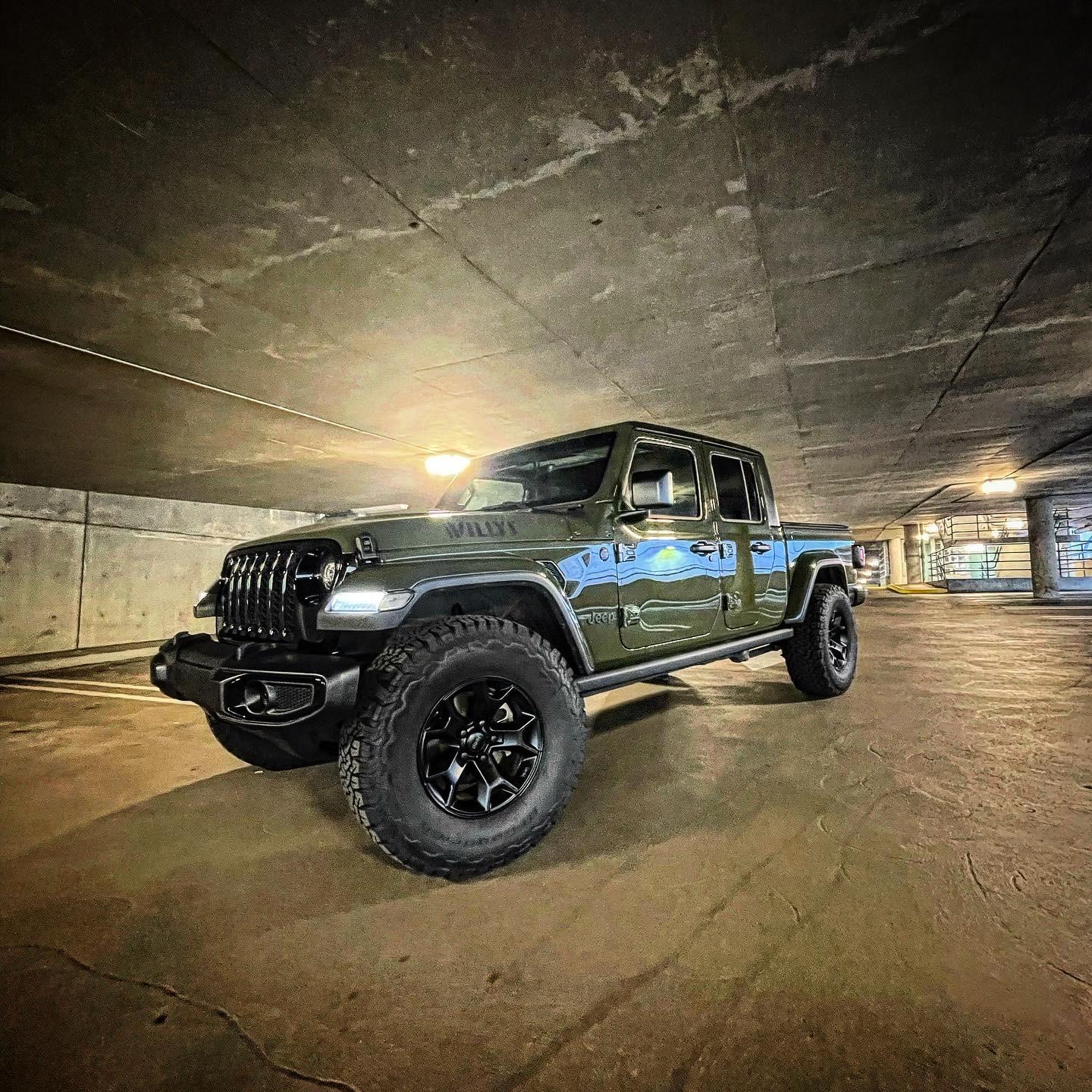 Jeep Gladiator 2021 Jeep Gladiator Willys *sarge green* A27B6520-8521-46D1-A89F-CEA99DF909E5
