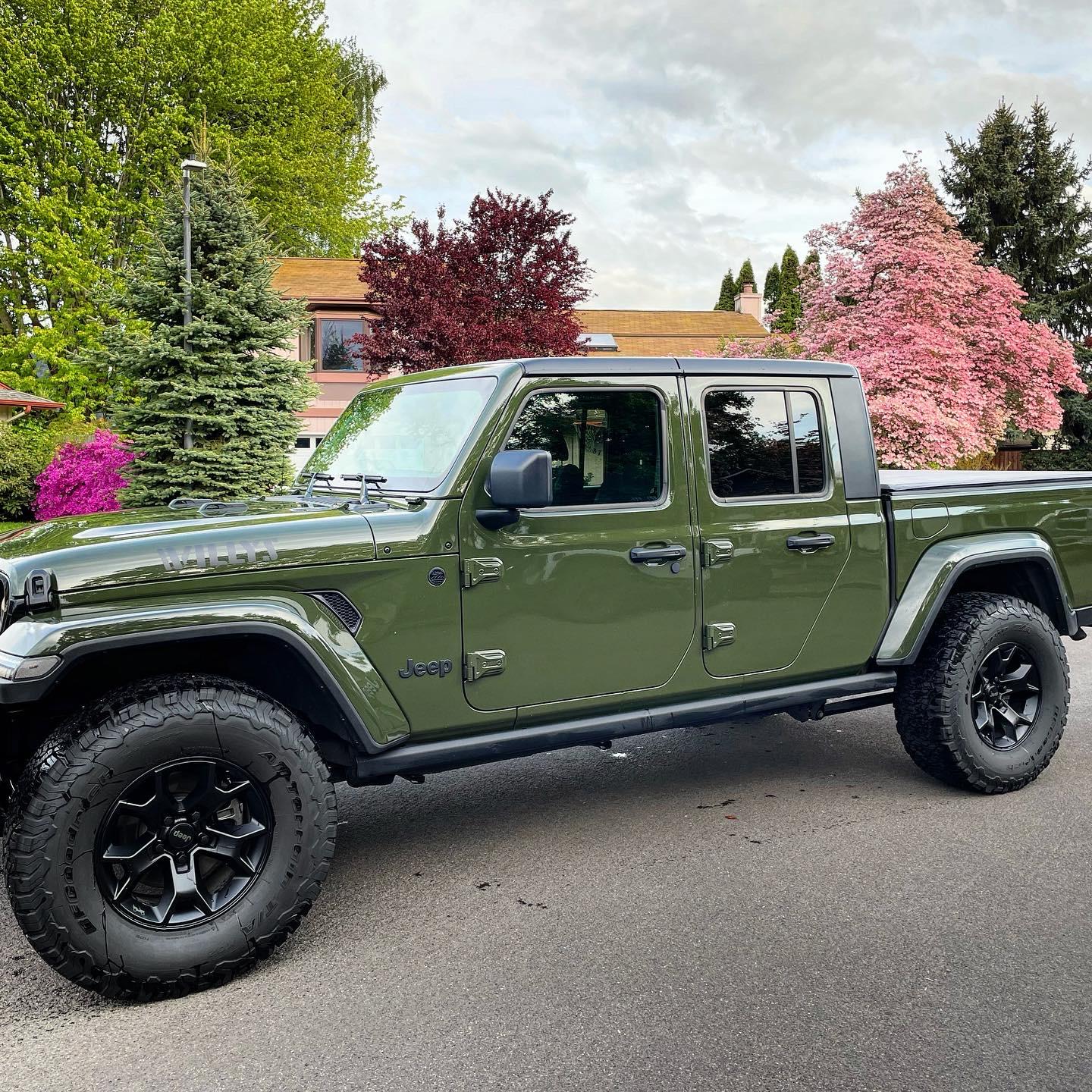 Jeep Gladiator 2021 Jeep Gladiator Willys *sarge green* DA94C034-7467-4916-8276-30C80B77D801
