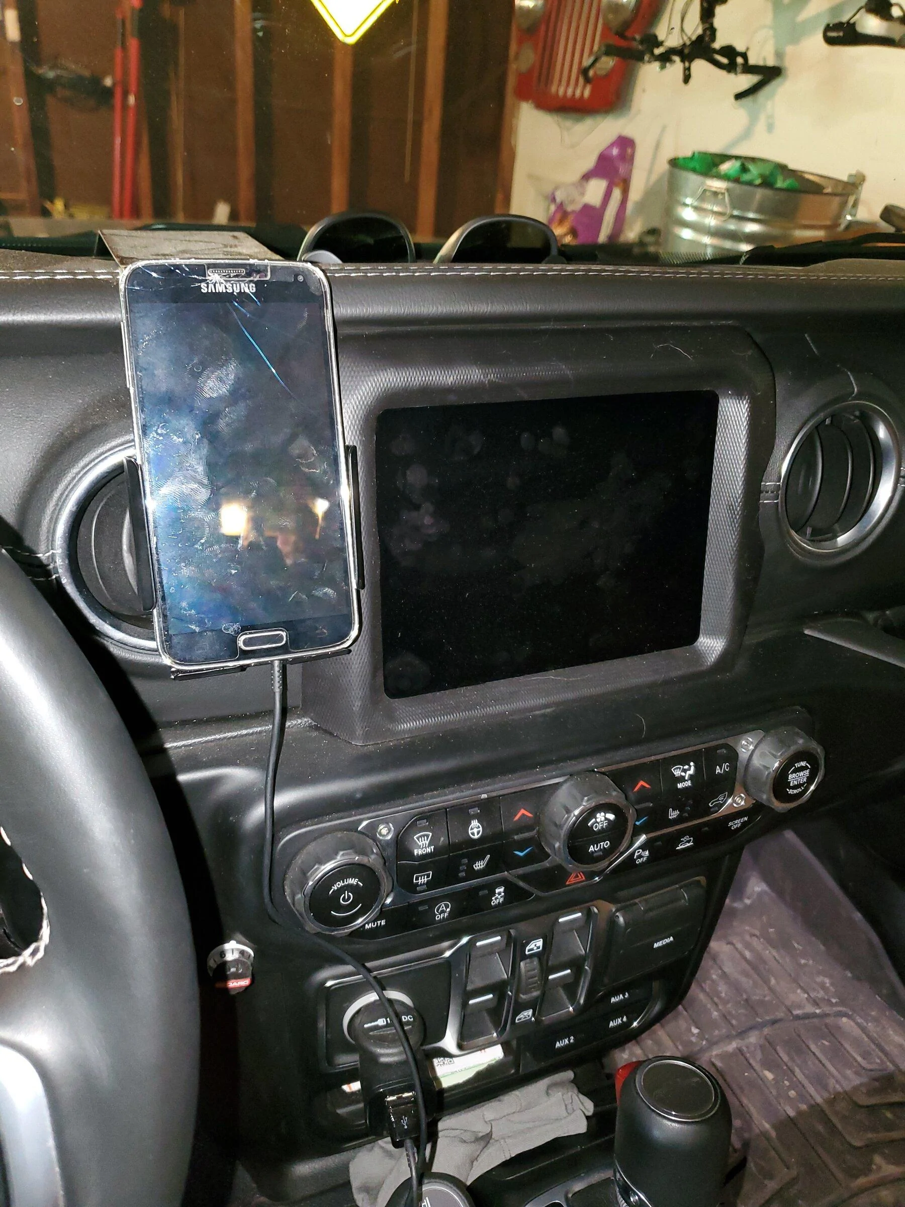 Jeep Gladiator iphone car mount 20220524_115557