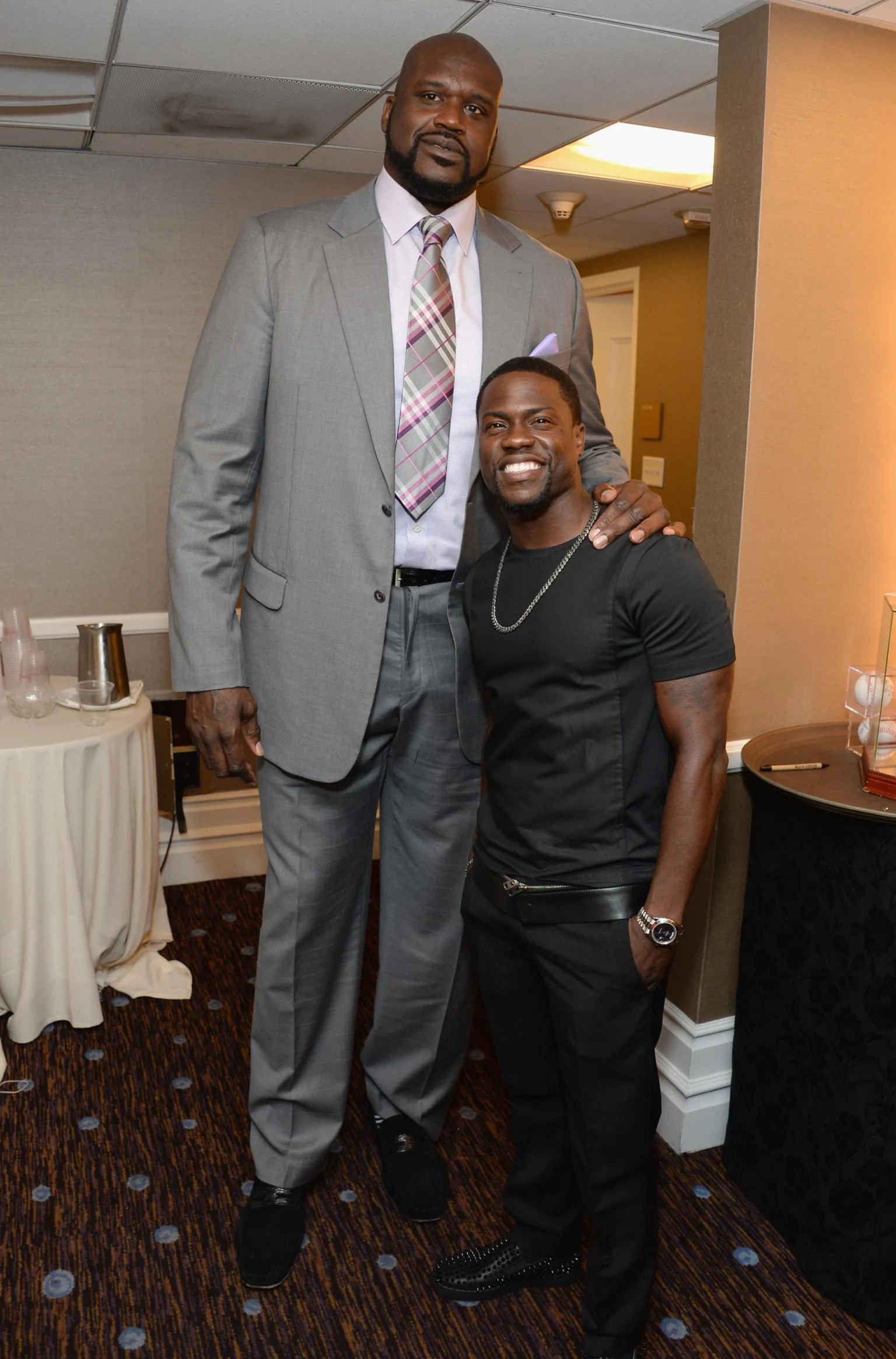 Jeep Gladiator Maxxis Razr a/t 35x11.50r17 tires o-SHAQUILLE-ONEAL-KEVIN-HART-facebook