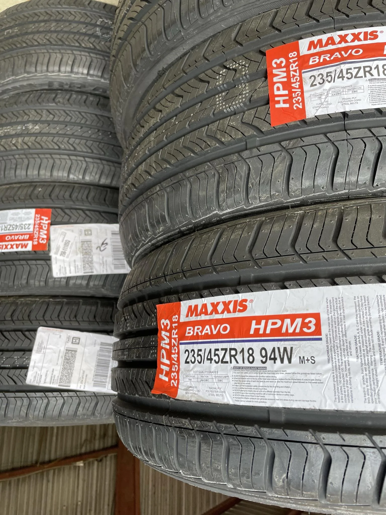 Jeep Gladiator Maxxis Razr a/t 35x11.50r17 tires 21F8EF25-0237-4E23-B65E-0140F2CEF947