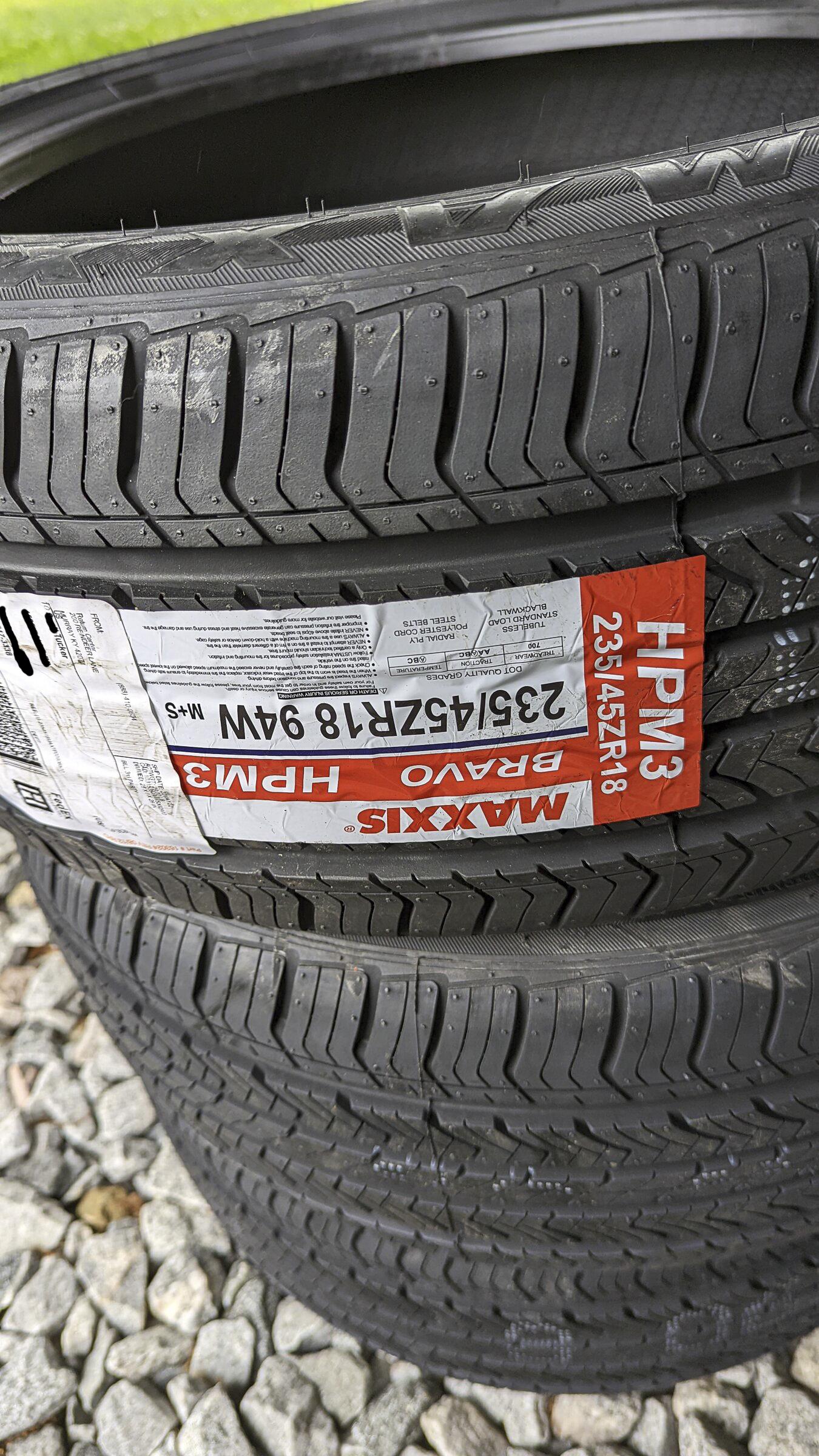Jeep Gladiator Maxxis Razr a/t 35x11.50r17 tires PXL_20220524_173918783