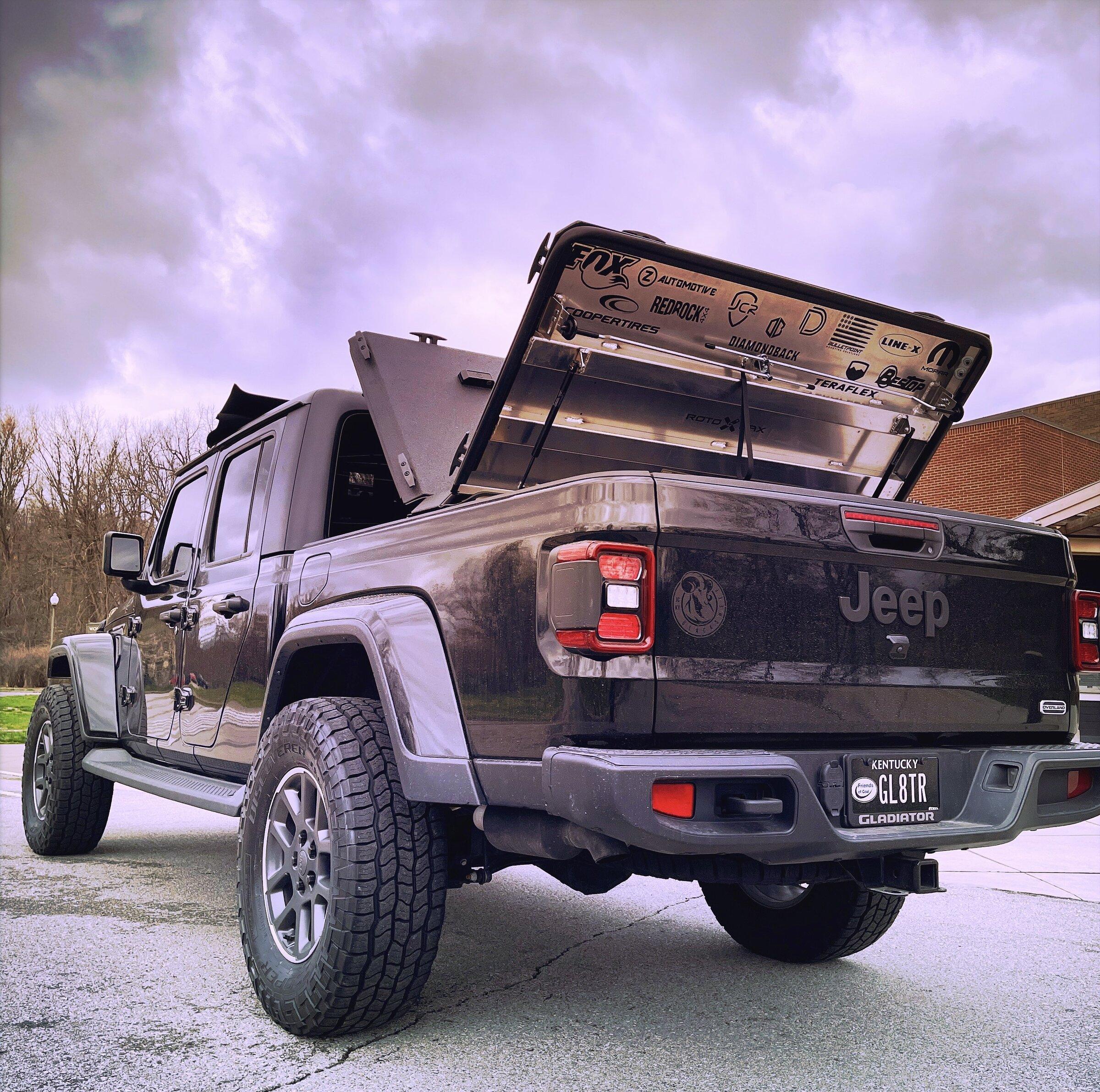 Jeep Gladiator Bed Cover Preference: Roll Up or Flip Up, and Why? C7C5491A-821A-45FB-86E4-207CB3400084