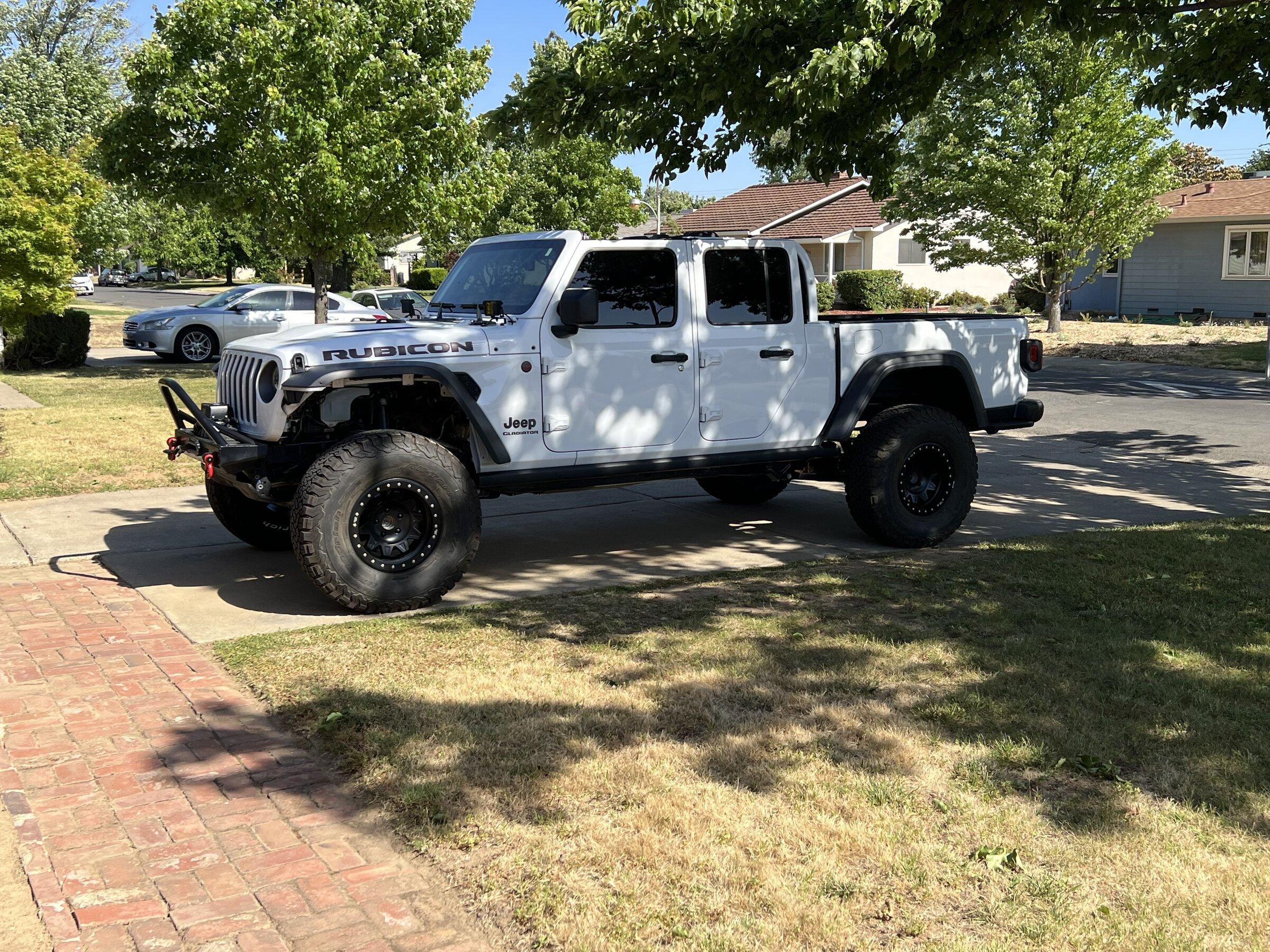Jeep Gladiator First Time Jeep Owner JT Build 4AE64A19-576E-4A46-8979-C0FC6F3F709E