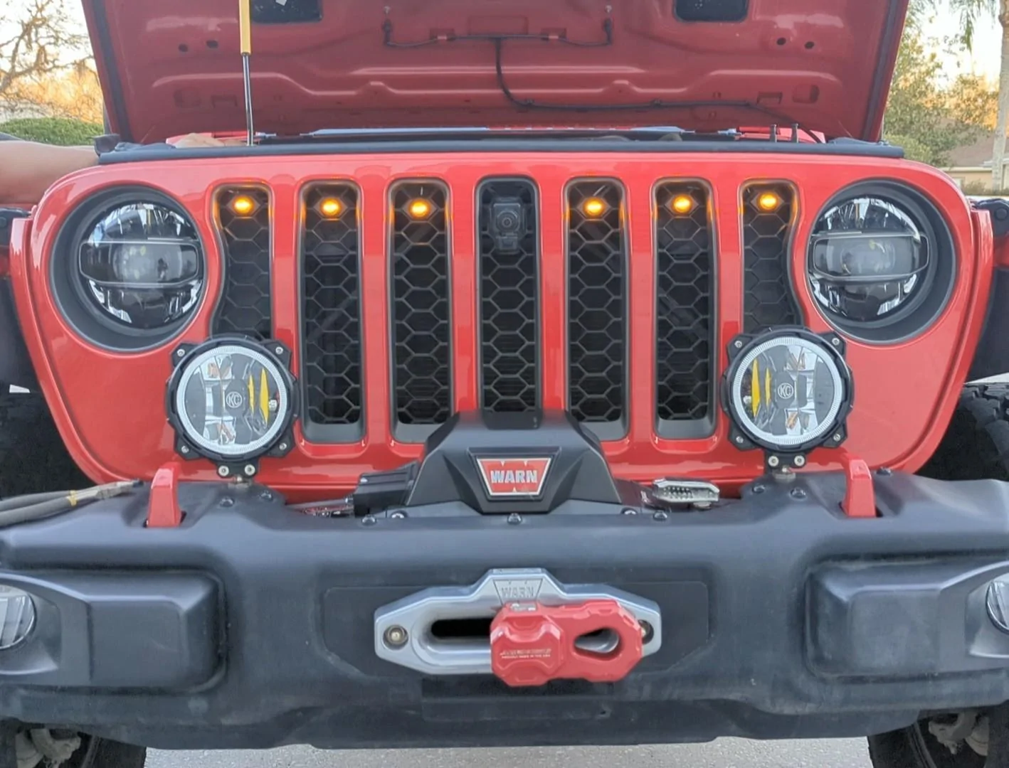 Jeep Gladiator What winch shackle are you running? PXL_20220213_224942039.TS_exported_15407_1644798807920~2