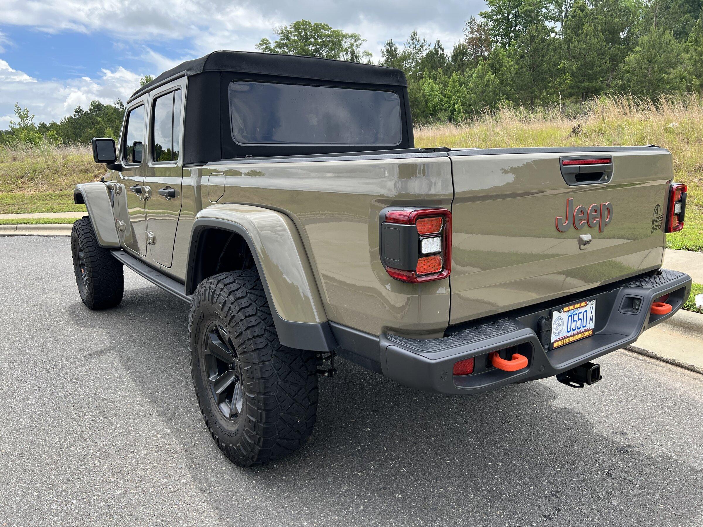 Jeep Gladiator 2020 Jeep Gladiator Mojave – 11,900 miles – Loaded and lifted - $59,000 E7459062-034C-4581-BD25-3AEB97484749