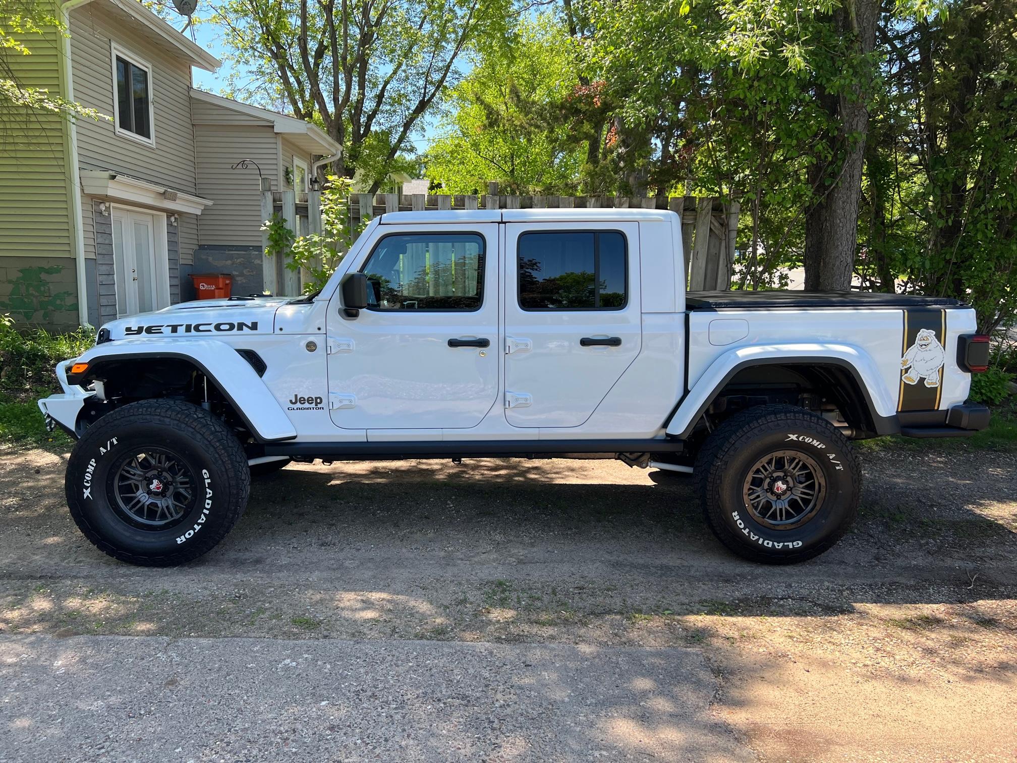 Jeep Gladiator BRIGHT WHITE Gladiator JT Club IMG_0576