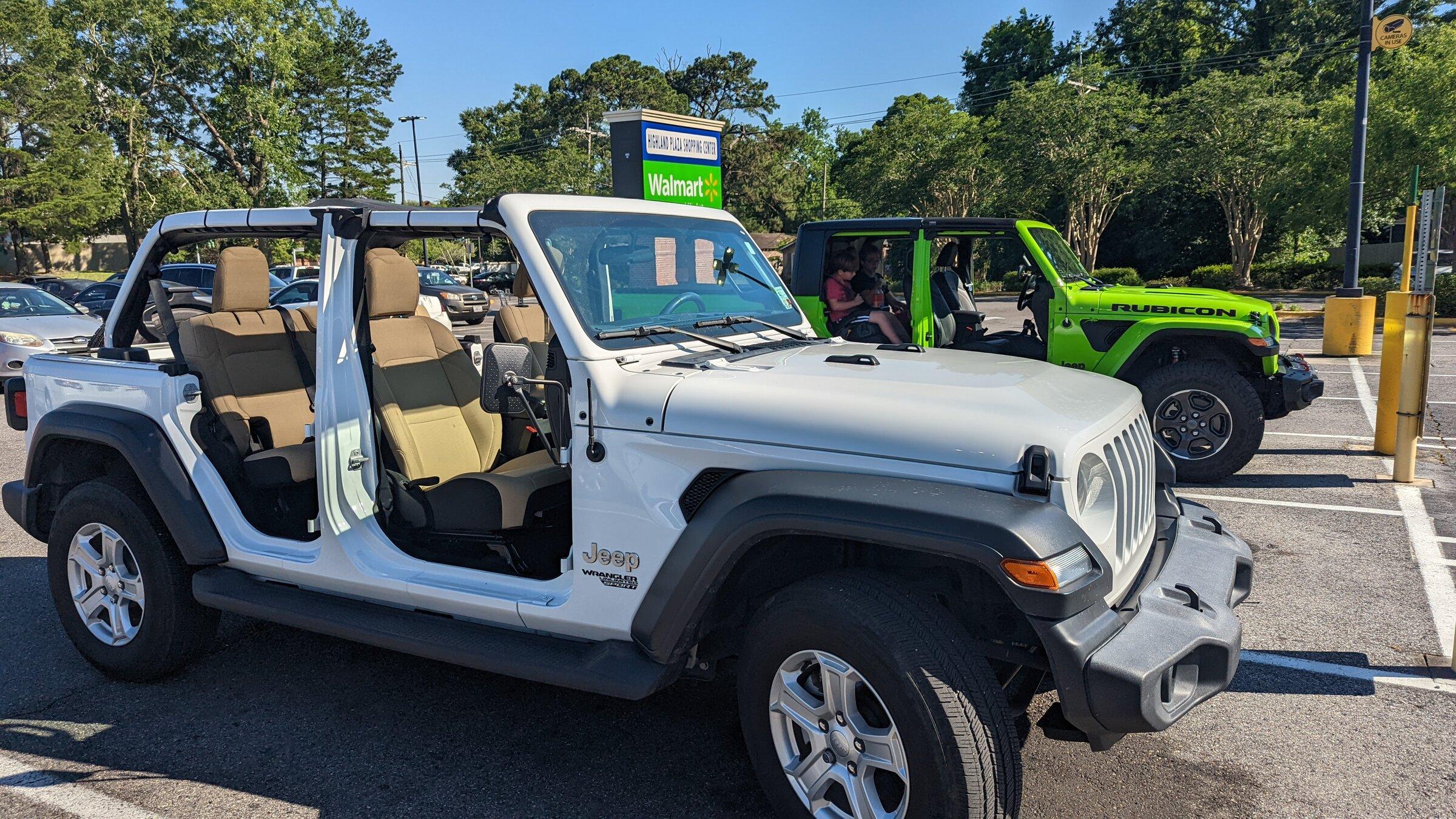 Jeep Gladiator Jeeps Parking Next To Jeeps PXL_20220528_215034657