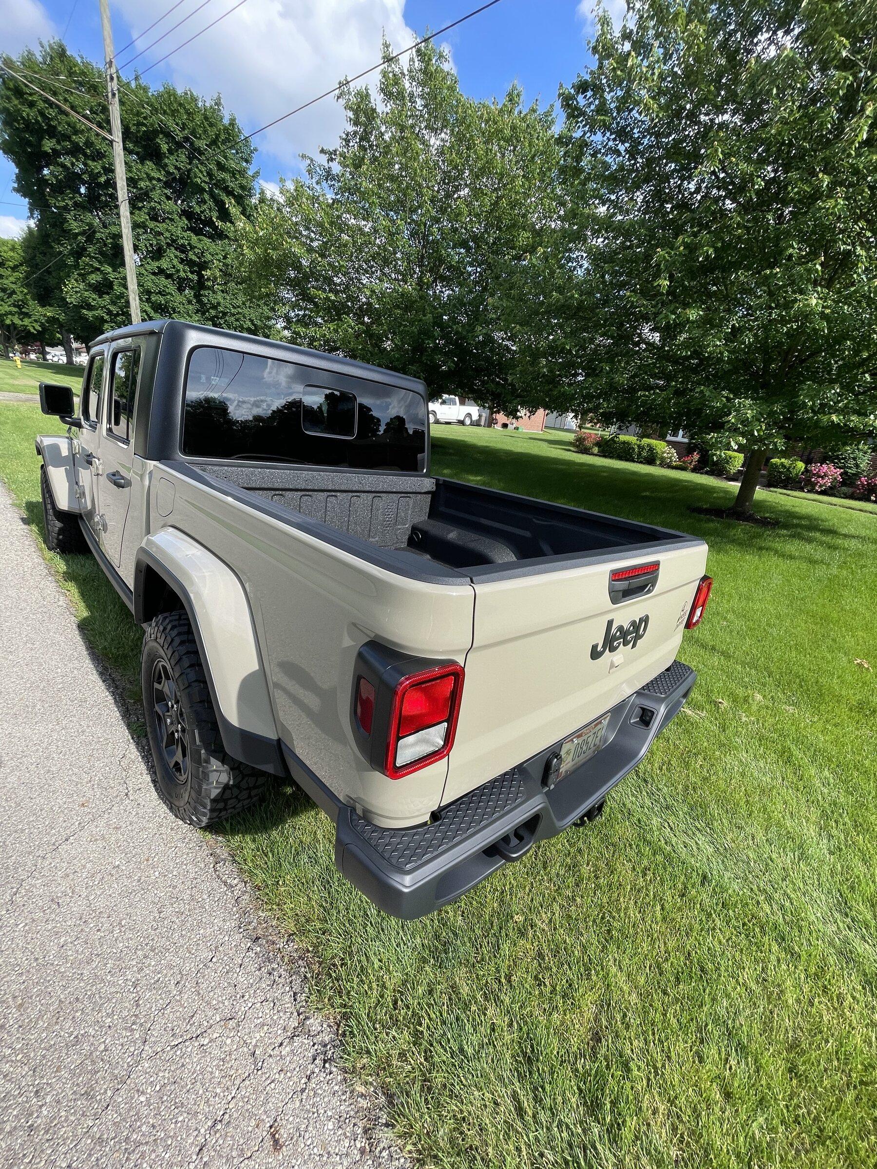 Jeep Gladiator Gobi Gladiators Waiting Room E8D5CBBA-3D77-455C-A192-E91C79DC2033