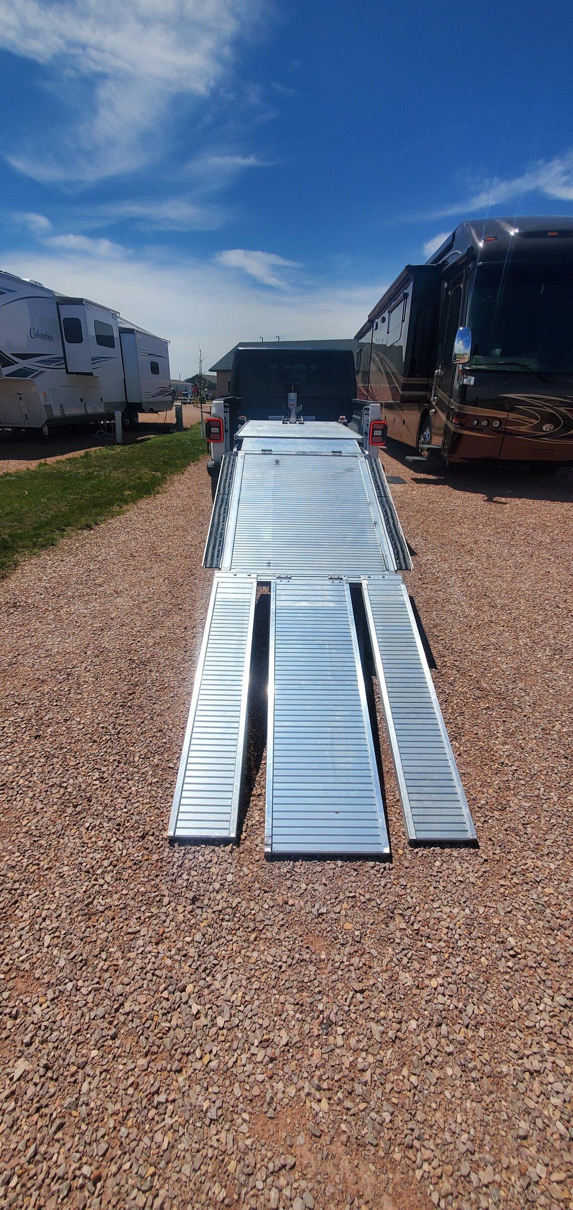 Jeep Gladiator Loadall motorcycle ramp for Jeep Gladiator. $1400  ( San Antonio ) 20220527_132333