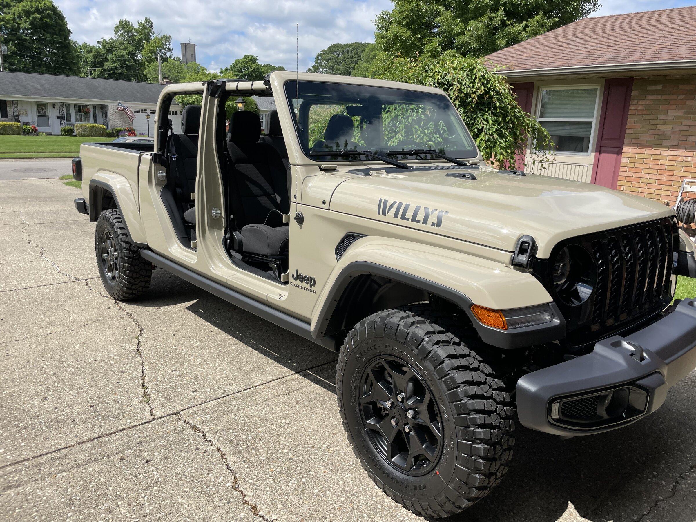 Jeep Gladiator Gobi Gladiators Waiting Room 4C78A203-707C-474F-A75B-930207A1EB38