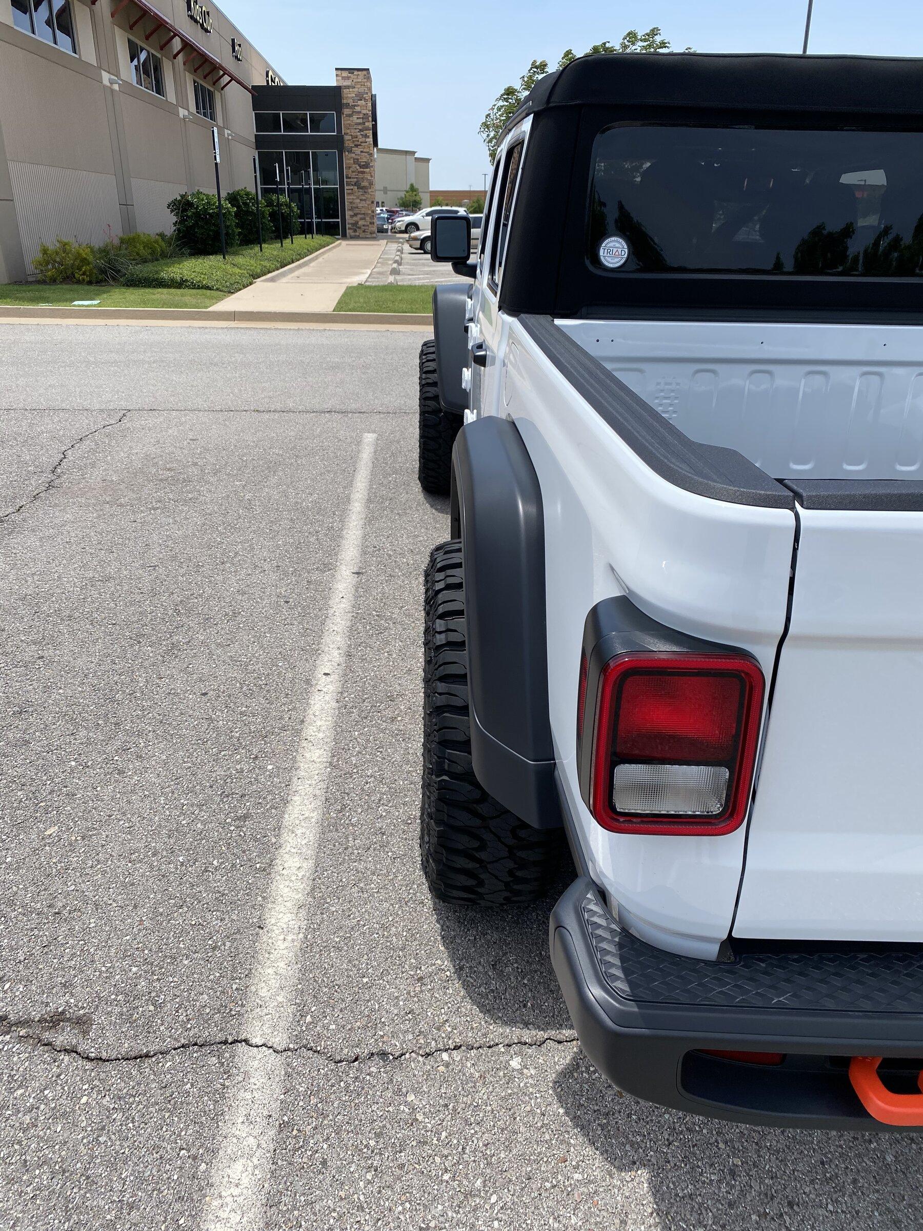 Jeep Gladiator 1 inch Teraflex Spacer on Mojave 89D6E564-4FAA-4280-A89F-E0A35DD7D3D4