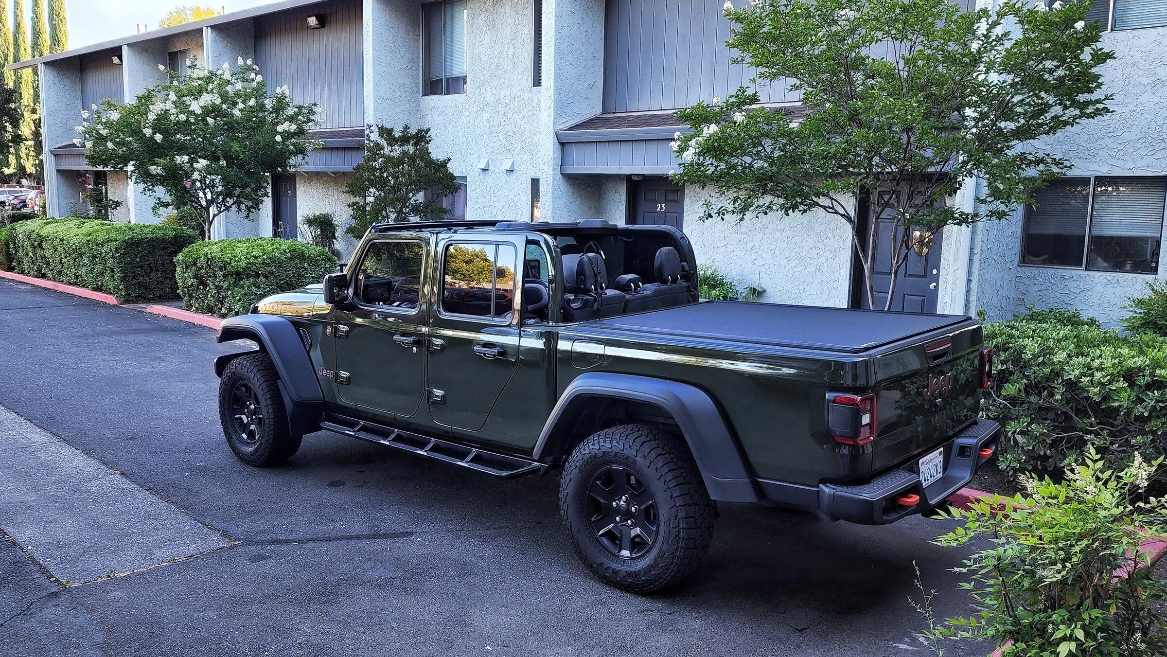 Jeep Gladiator Andrew's 2022 Sarge Green Mojave - Northern CA 20220529_072639-02-01