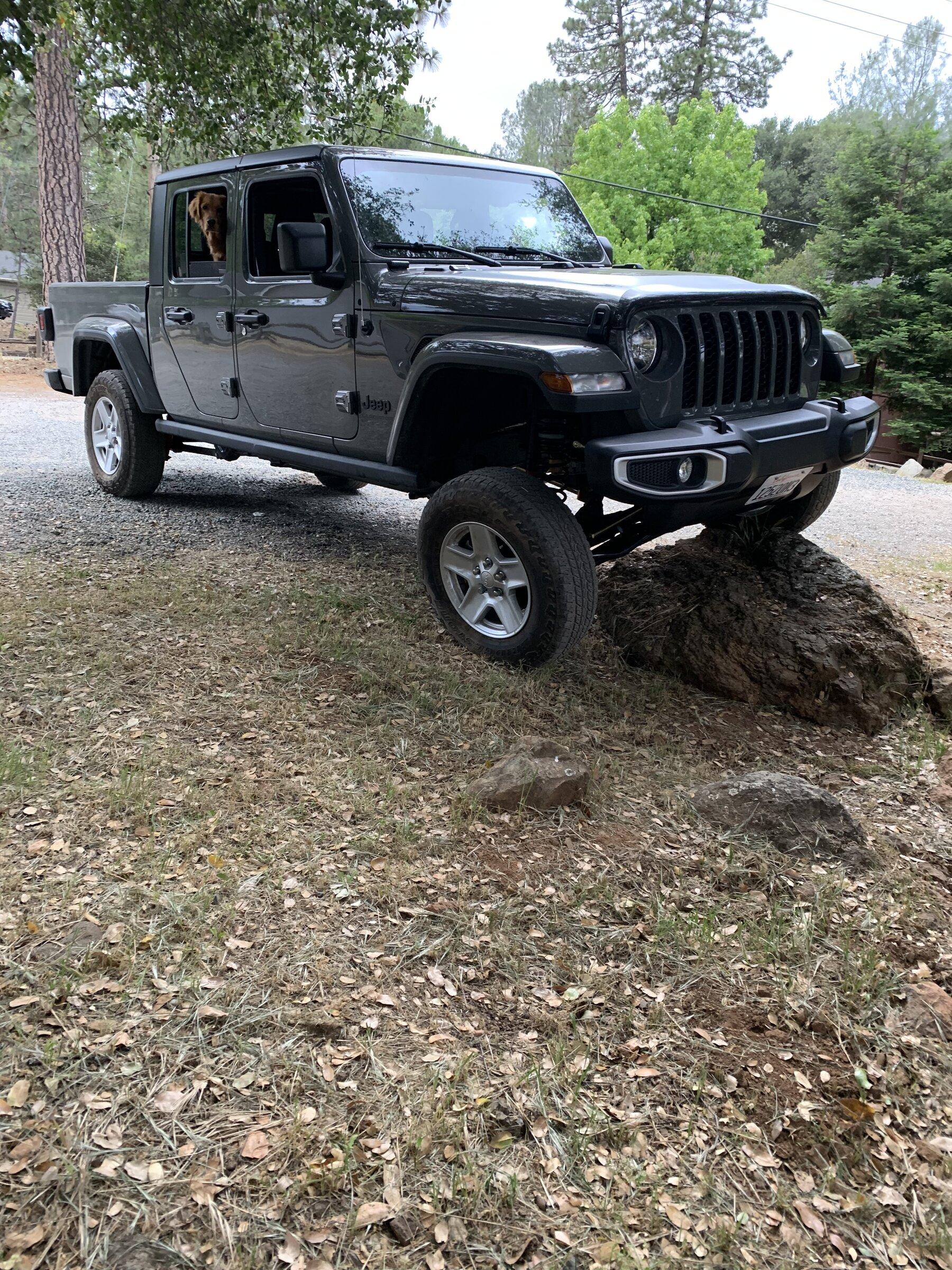 Jeep Gladiator GARBAGE FRONT SUSPENSION ON 2021 RUBI DIESEL 9287B9B1-BE5A-4186-9154-8F5593D96FF7