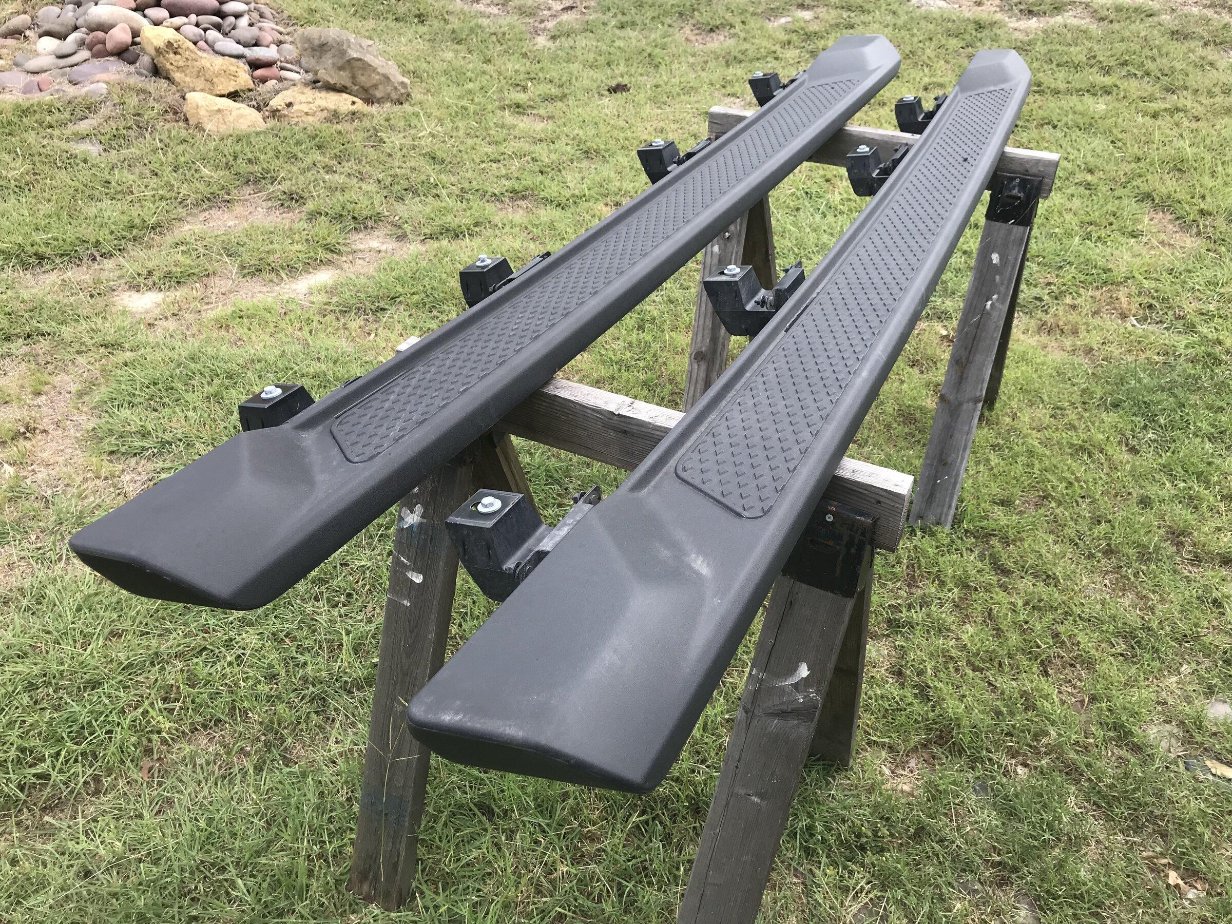 Jeep Gladiator Stock 2022 Texas Trail Side Steps E708CF49-8DB2-4069-9F59-3F44F805236A