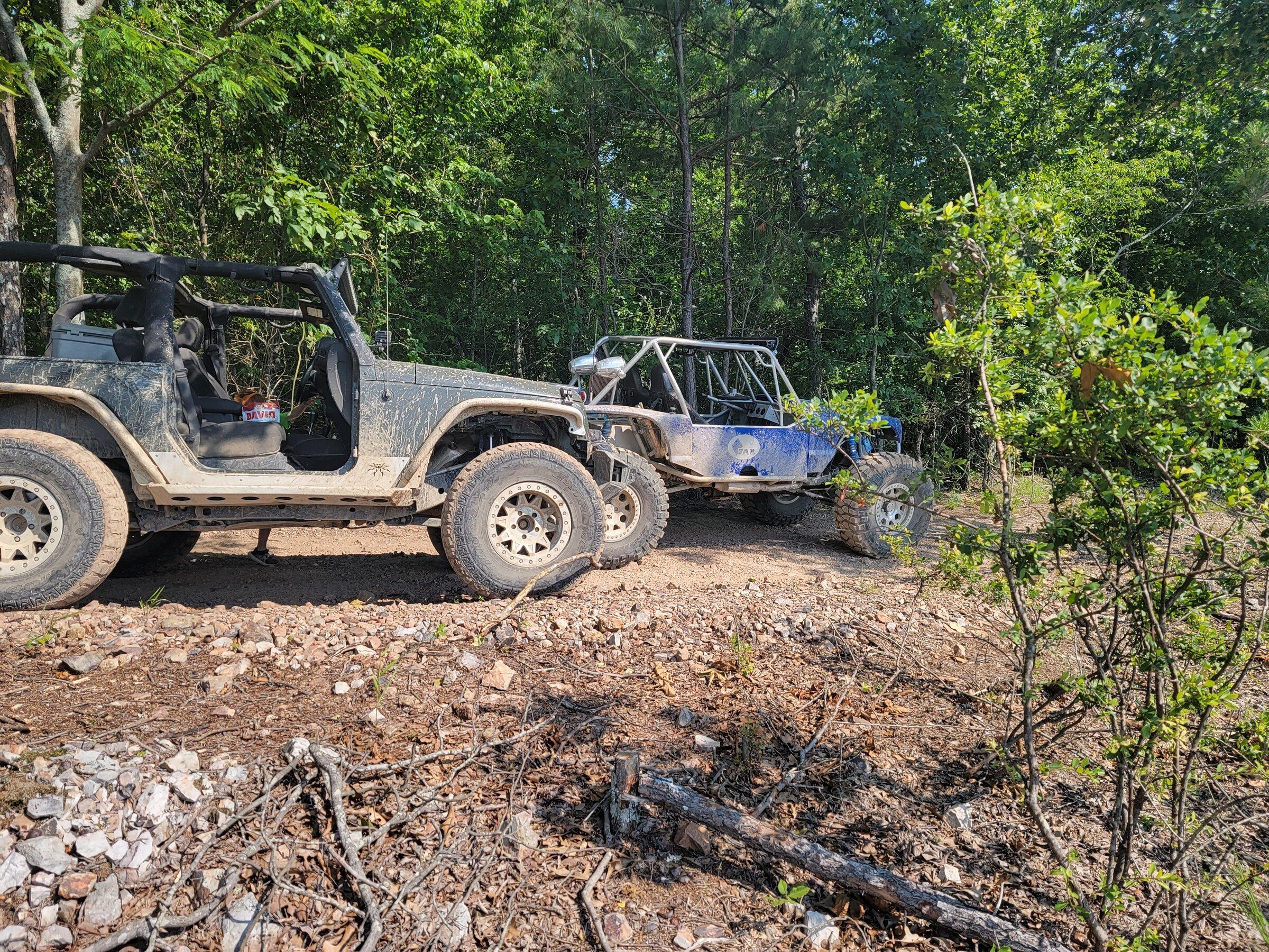 Jeep Gladiator Jeeps Parking Next To Jeeps 20220529_100158