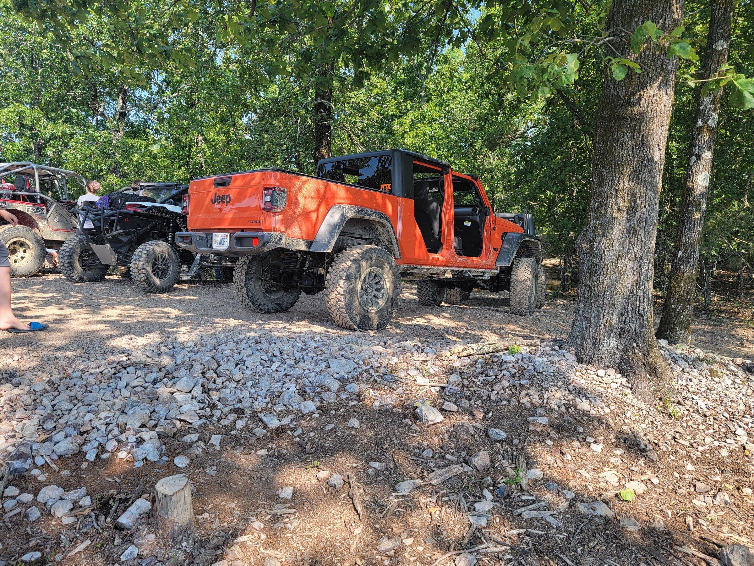 Jeep Gladiator Jeeps Parking Next To Jeeps 20220529_100339