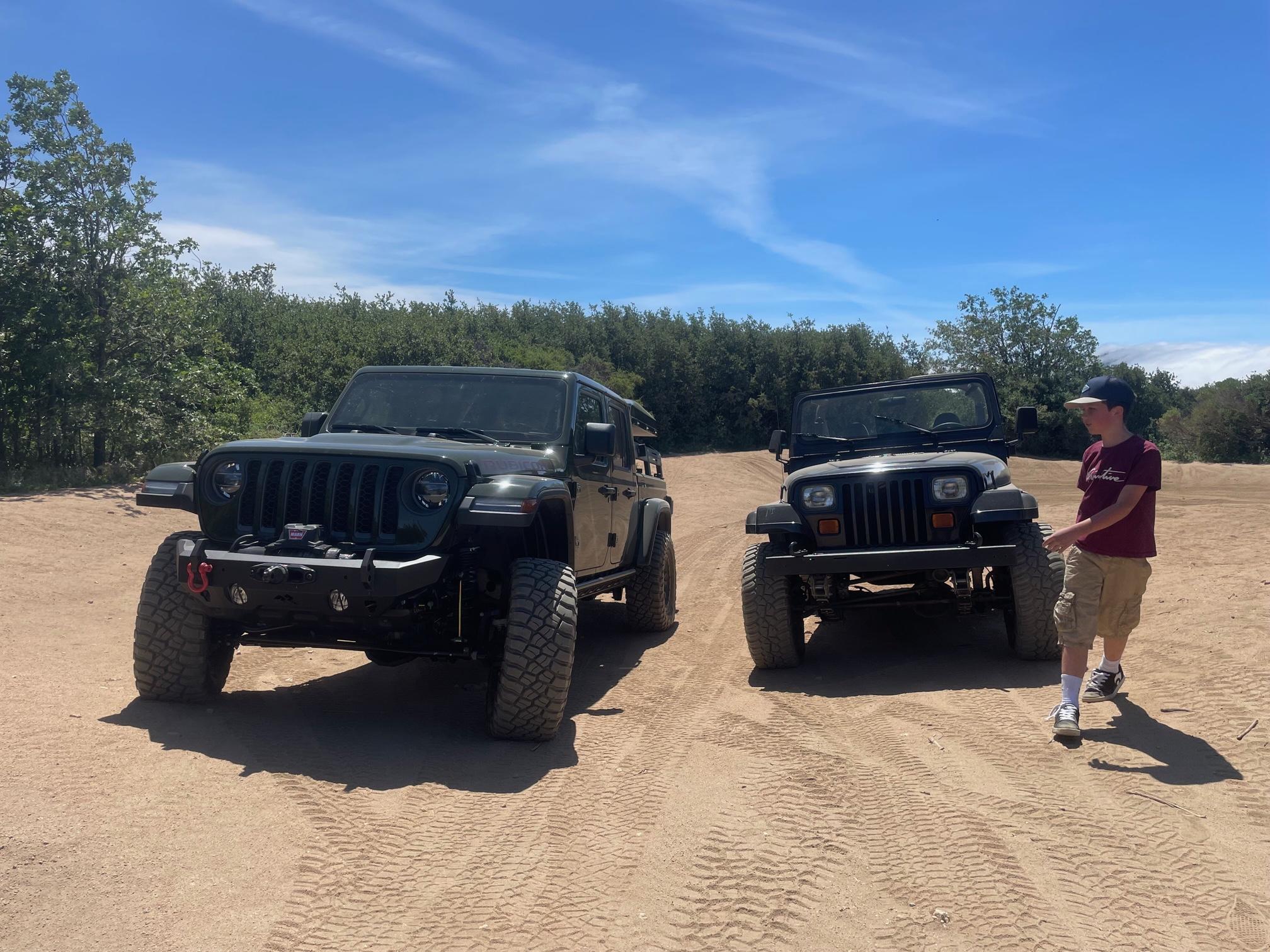 Jeep Gladiator Jeeps Parking Next To Jeeps 1653941228330