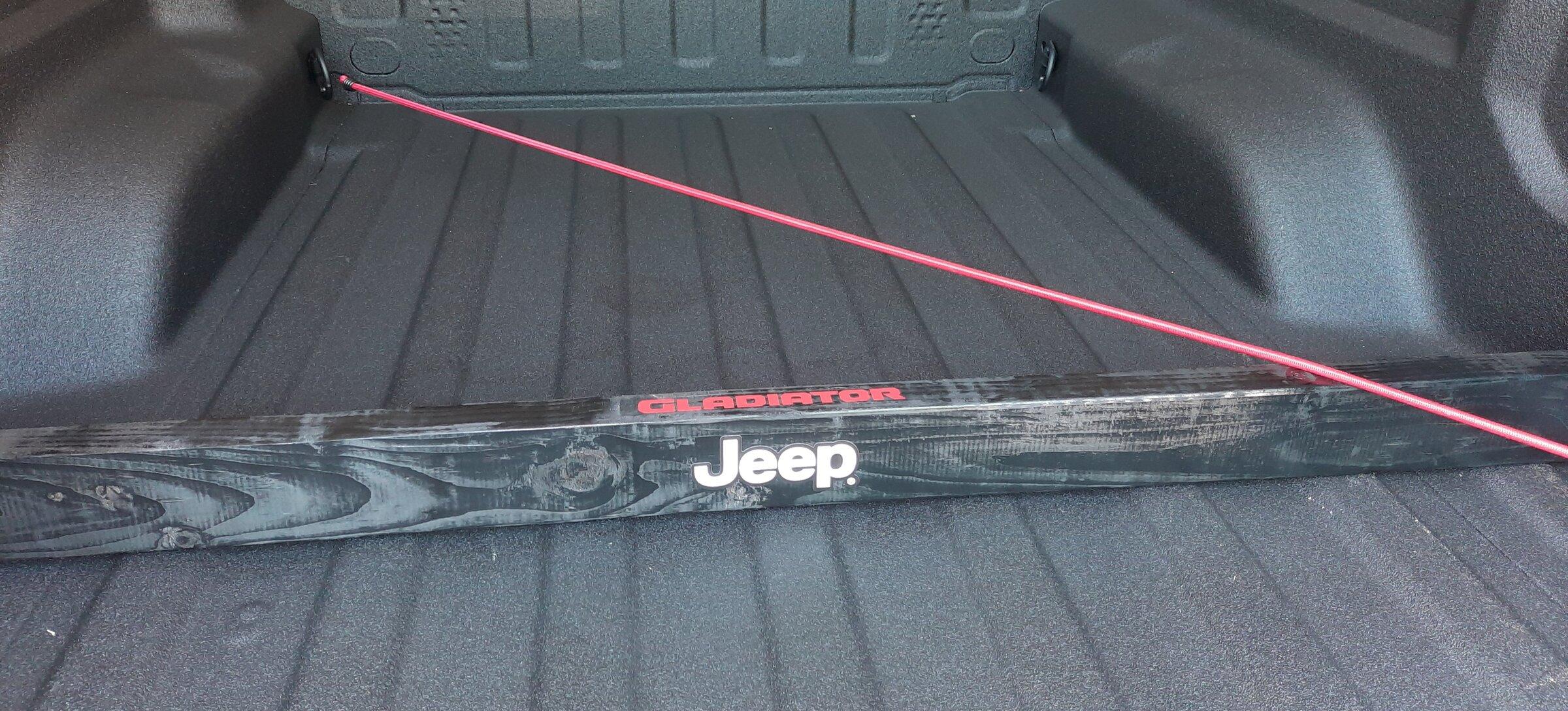 Jeep Gladiator The extent of my wood working skills ? 20220530_161018