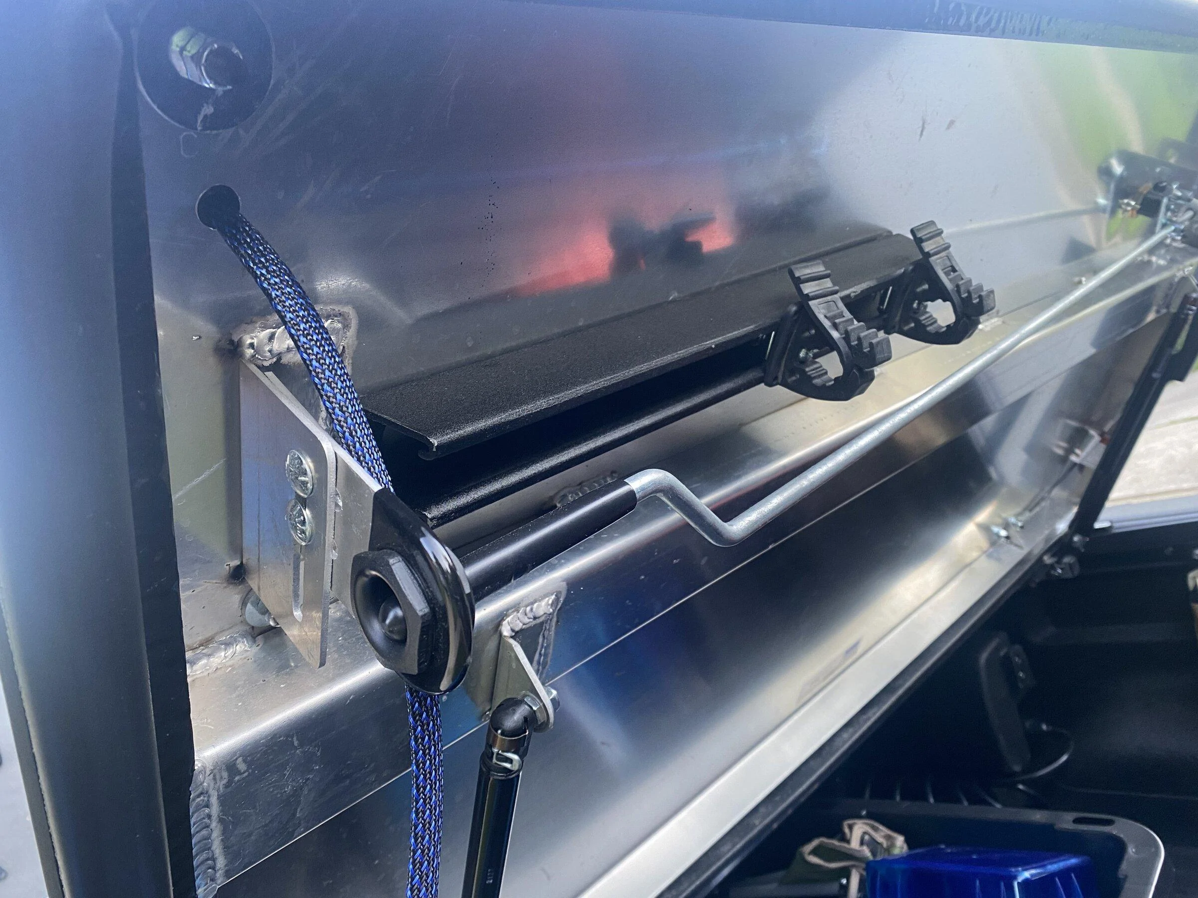 Jeep Gladiator Diamondback SE Tonneau Cover with Rack $1200 E55B02E0-1022-463C-95F3-DEABBD97C2D9