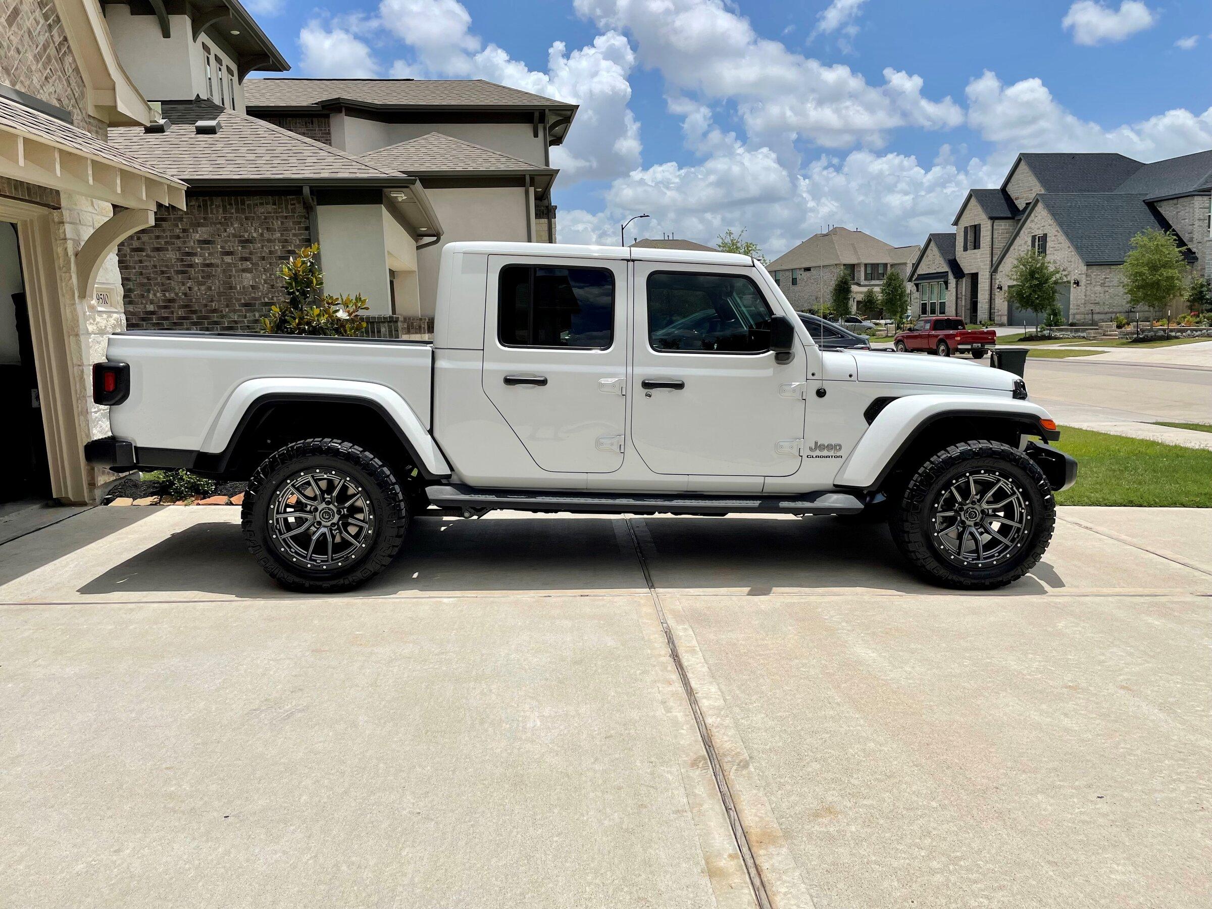 Jeep Gladiator Getting new 295/70/R18 ..... choices? Jeep 3
