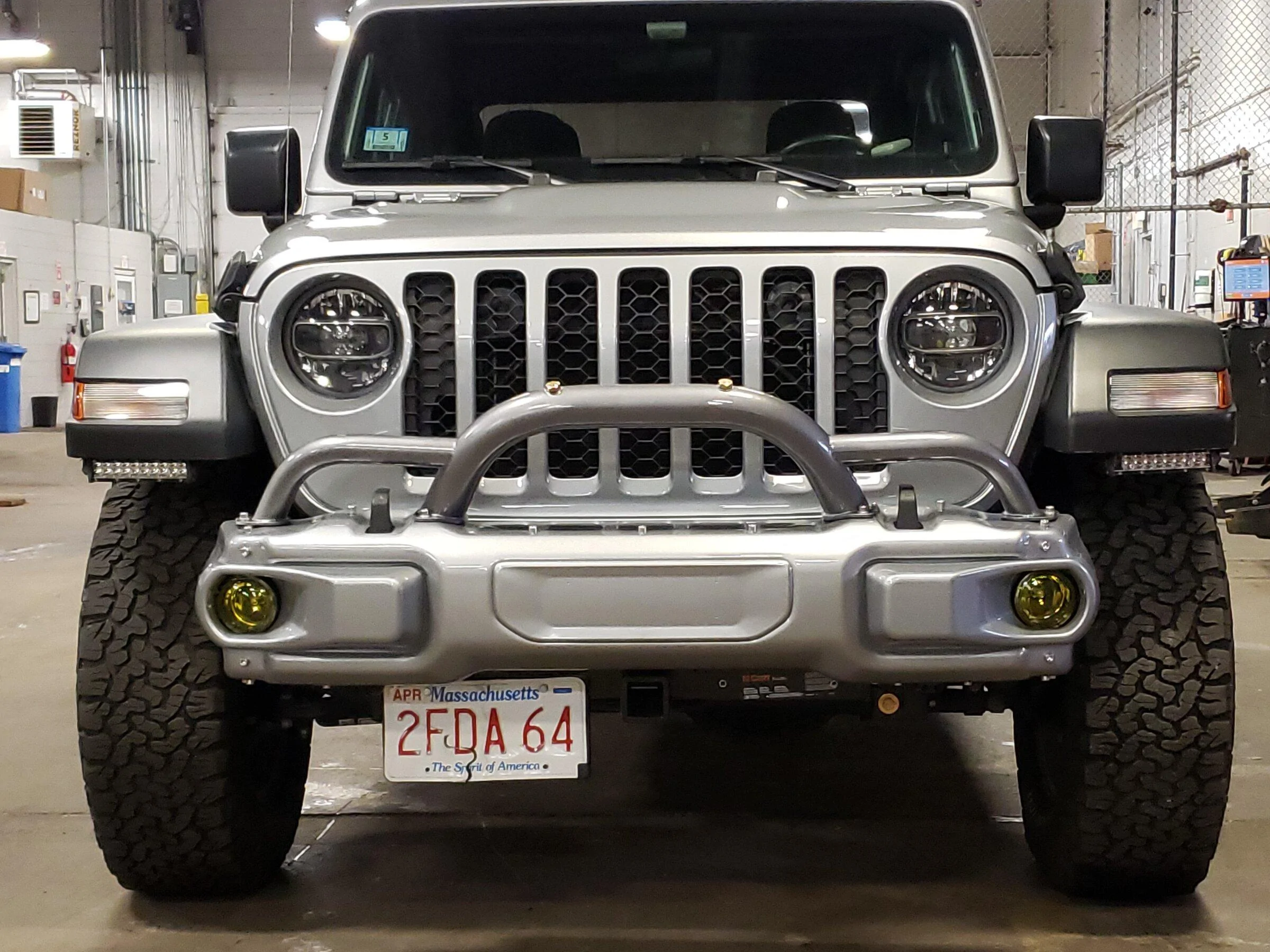 Jeep Gladiator Front license plate state and winch bumper max3a