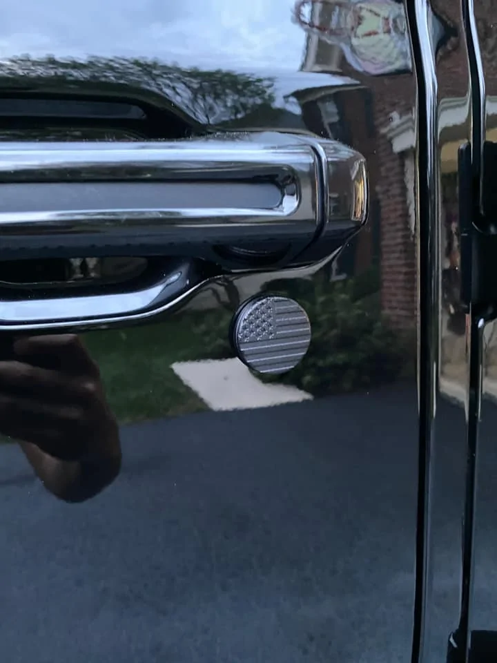 Jeep Gladiator ? Threedom Custom Design Key Lock Caps? Flag key hole on black j