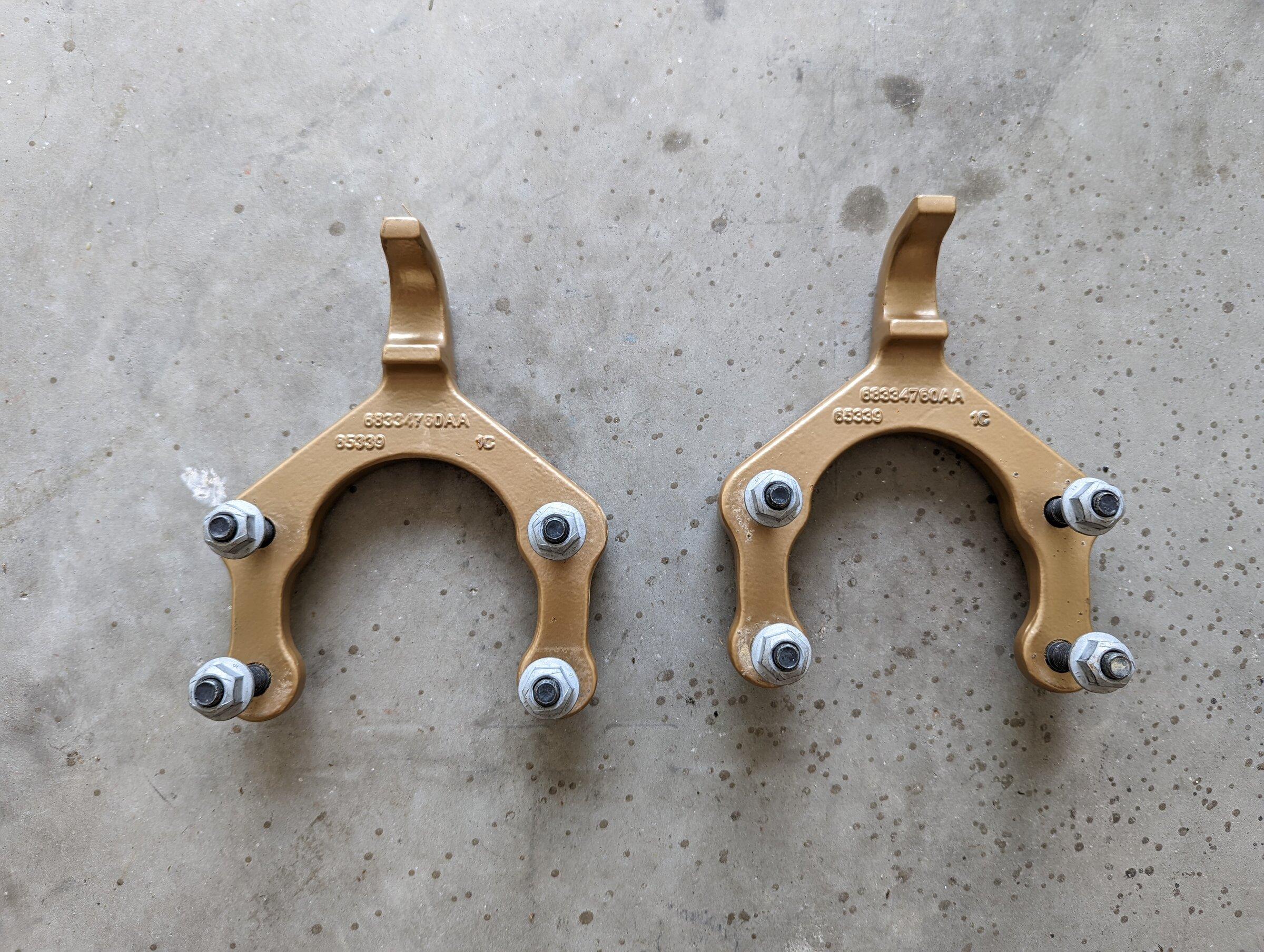 Jeep Gladiator 392 Bronze Front Tow Hooks PXL_20220530_194405004.MP