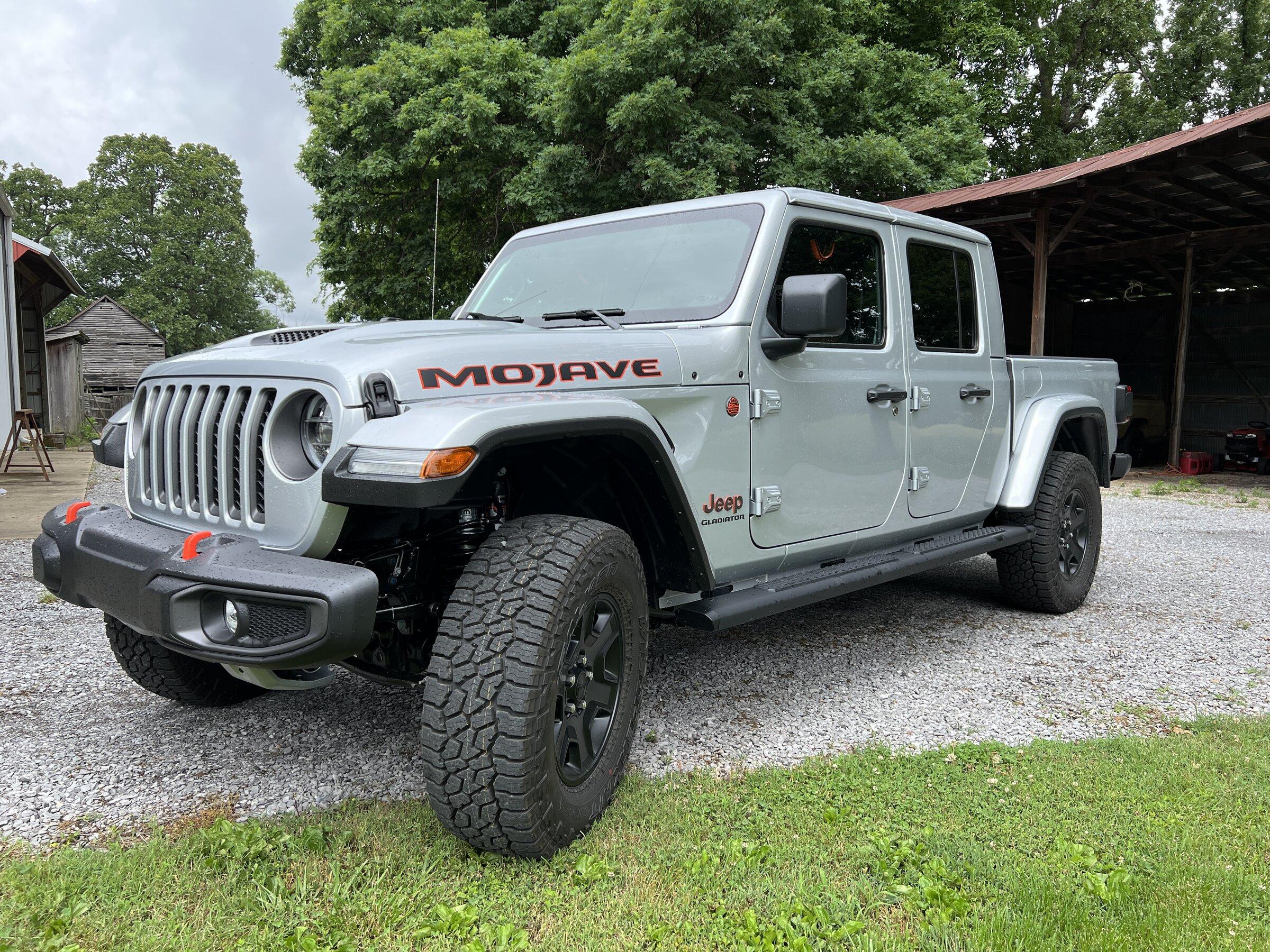 Jeep Gladiator MOJAVE Edition Gladiator JT Club FE850A3F-60E8-45A8-B092-E61F3FAEB77A