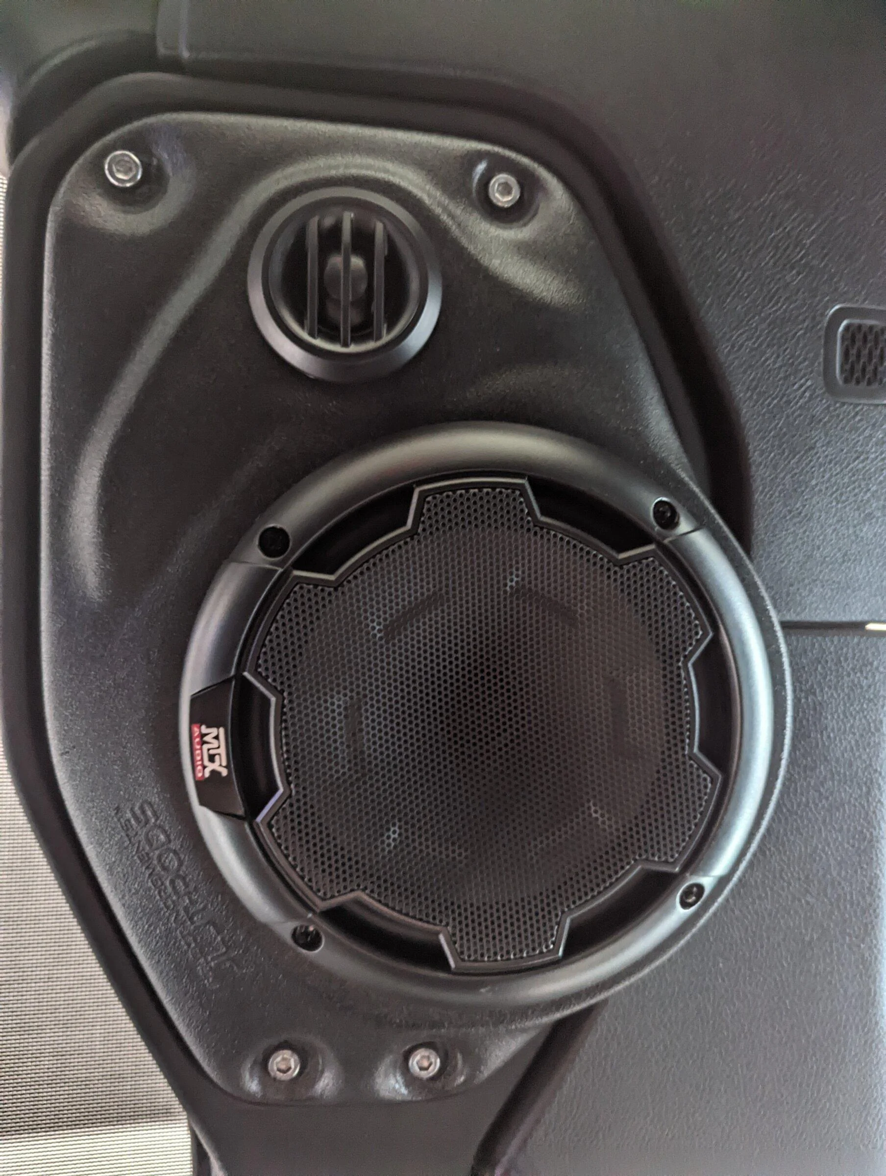 Jeep Gladiator Quadratec Speaker upgrade PXL_20220602_194741002