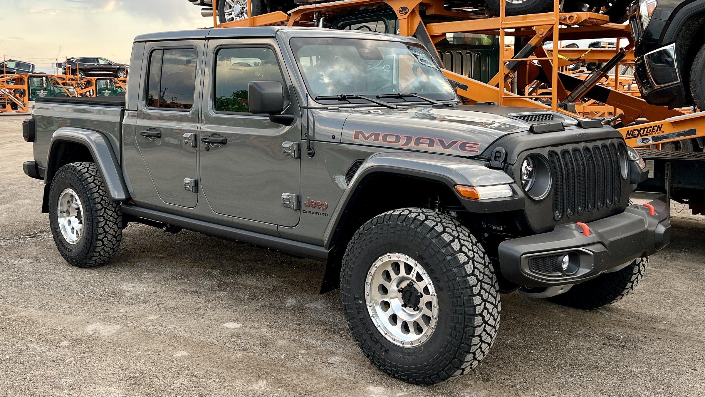 Jeep Gladiator Do you regret buying a Mojave? D13FBCD5-B5A1-4825-A50D-866147413631