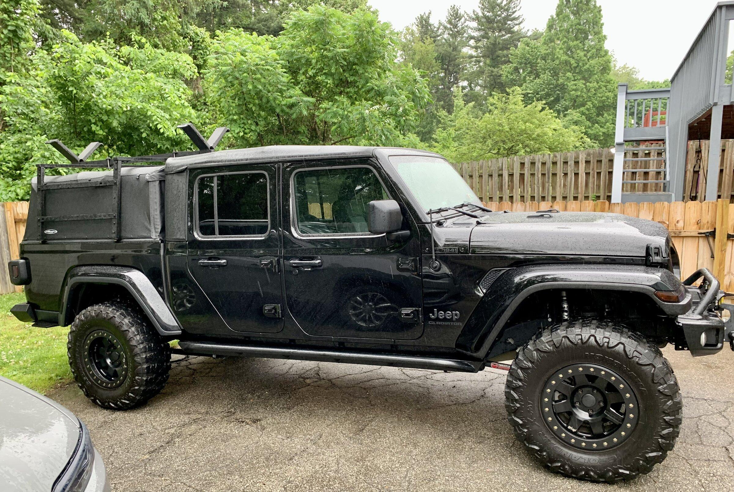Jeep Gladiator BLACK Gladiator JT Club CB3BC899-E6BE-42B4-87AF-5988CD58D9CB
