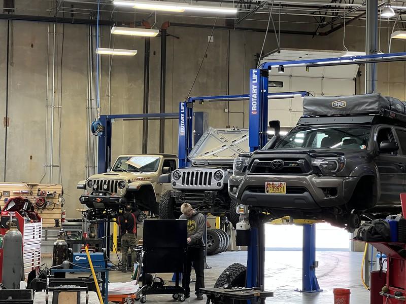 Jeep Gladiator AEV 2" spacer lift for Mojave Gladiator i-wqnbrnv-L