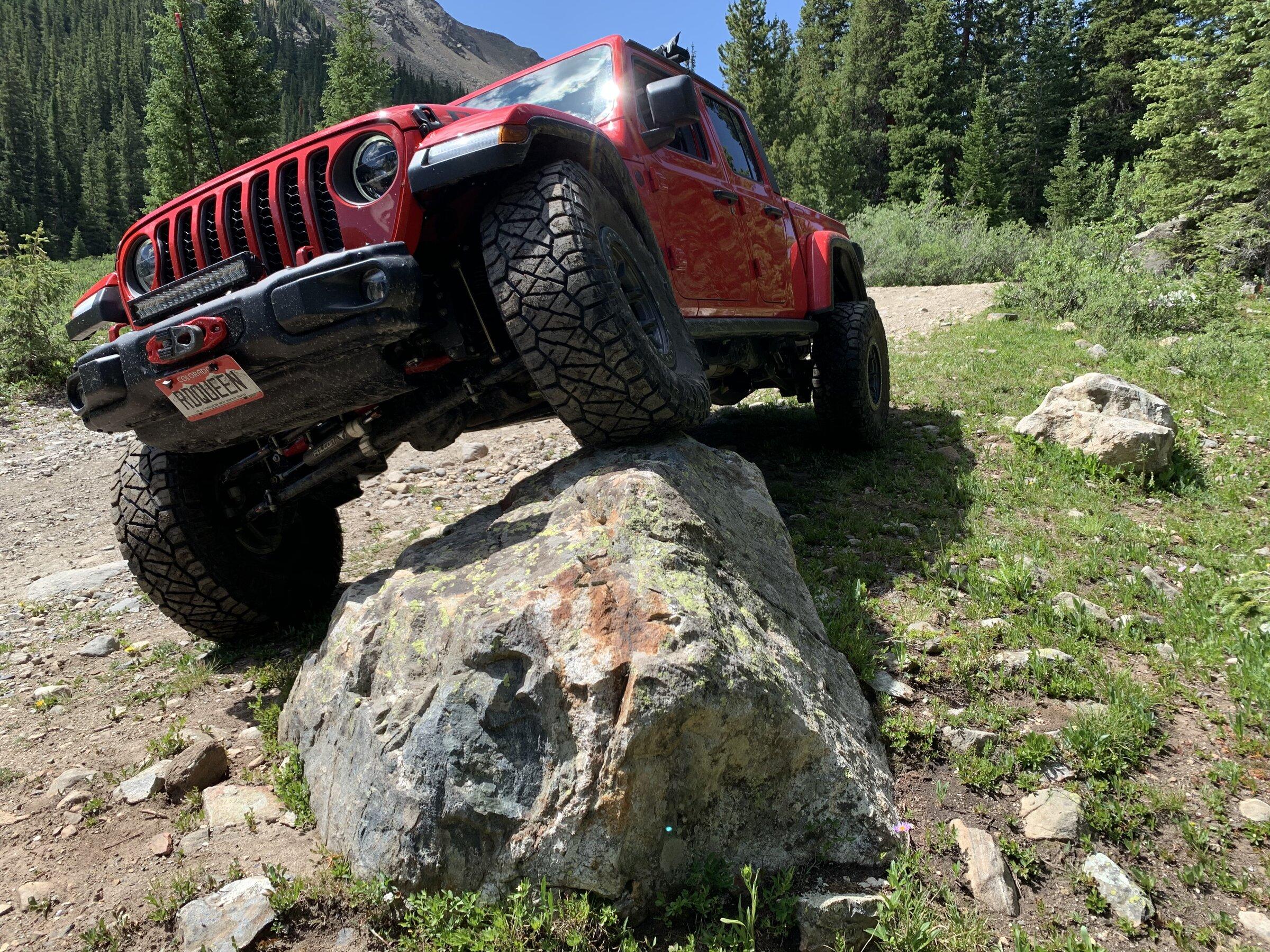 Jeep Gladiator Do you regret NOT buying a Mojave? 3DEAF209-B686-4065-BD78-479017FF4282