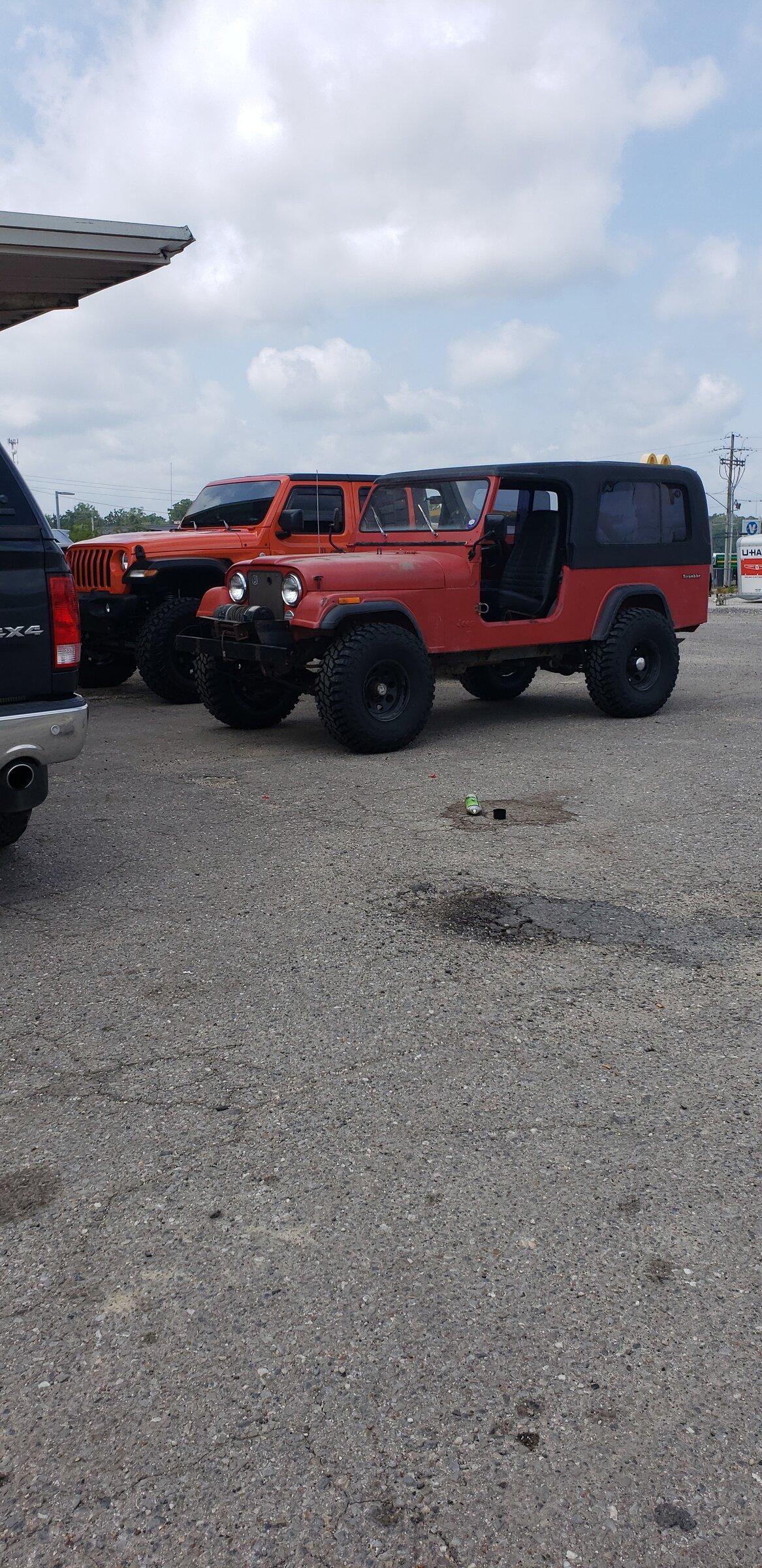 Jeep Gladiator Jeeps Parking Next To Jeeps 20210624_111157
