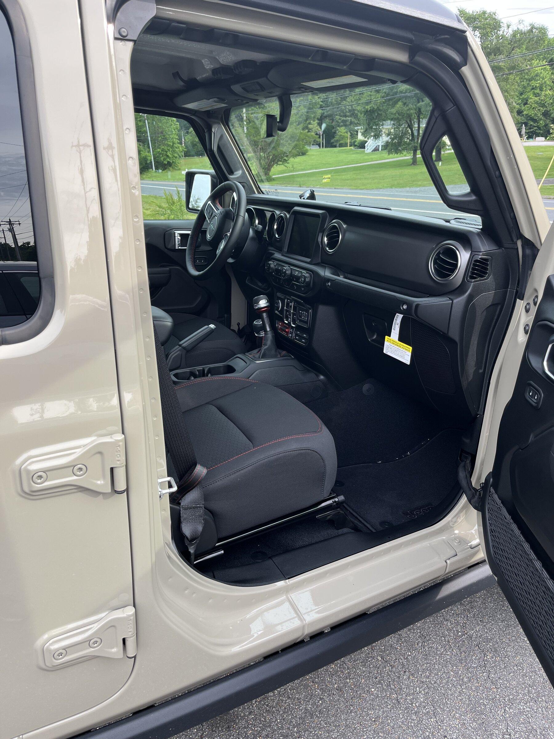 Jeep Gladiator Gobi Gladiators Waiting Room 9F19FCD9-D513-4C32-98BF-ADAE99174EC2