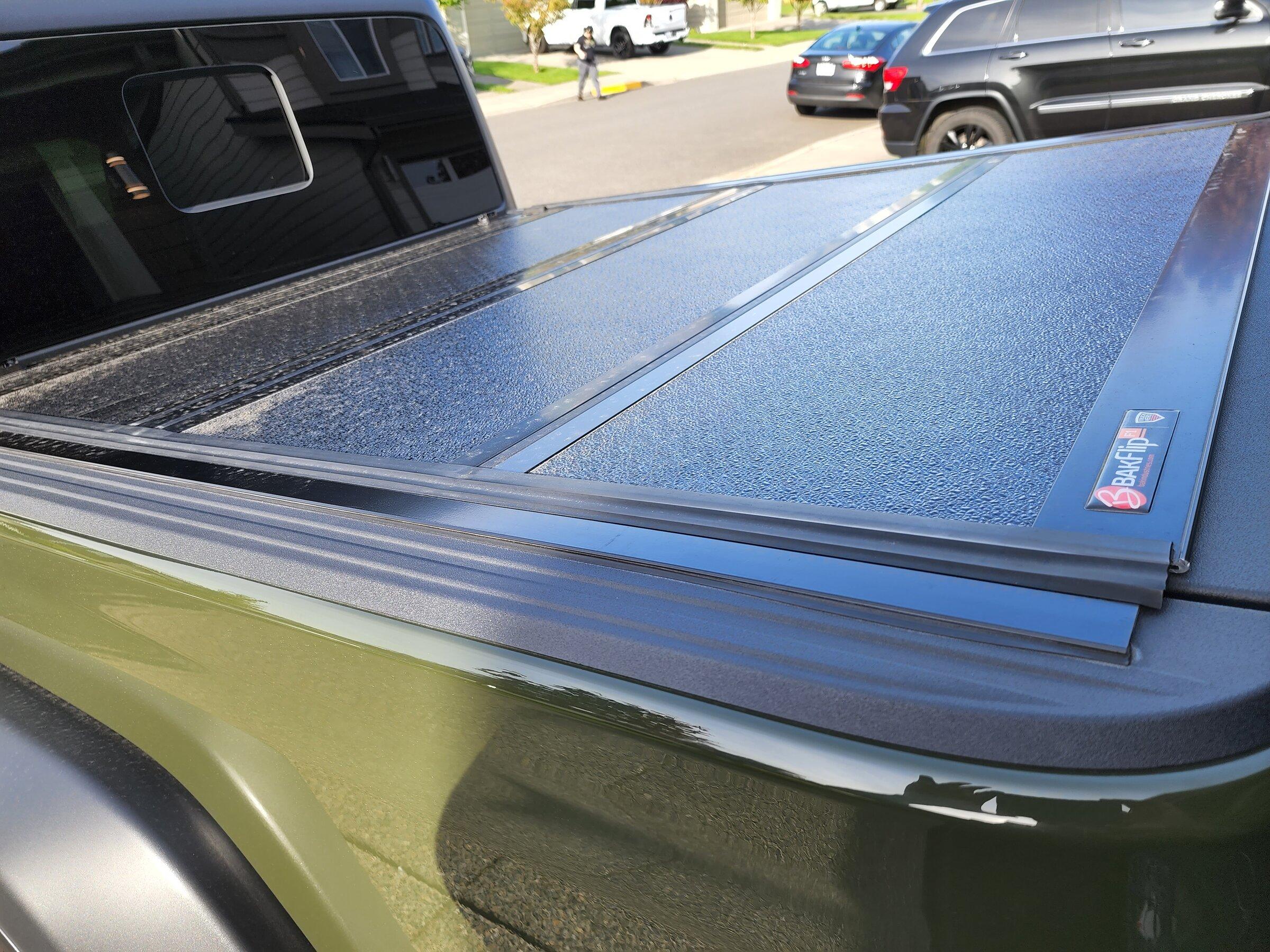 Jeep Gladiator Bakflip F1 tonneau cover 20220525_175851