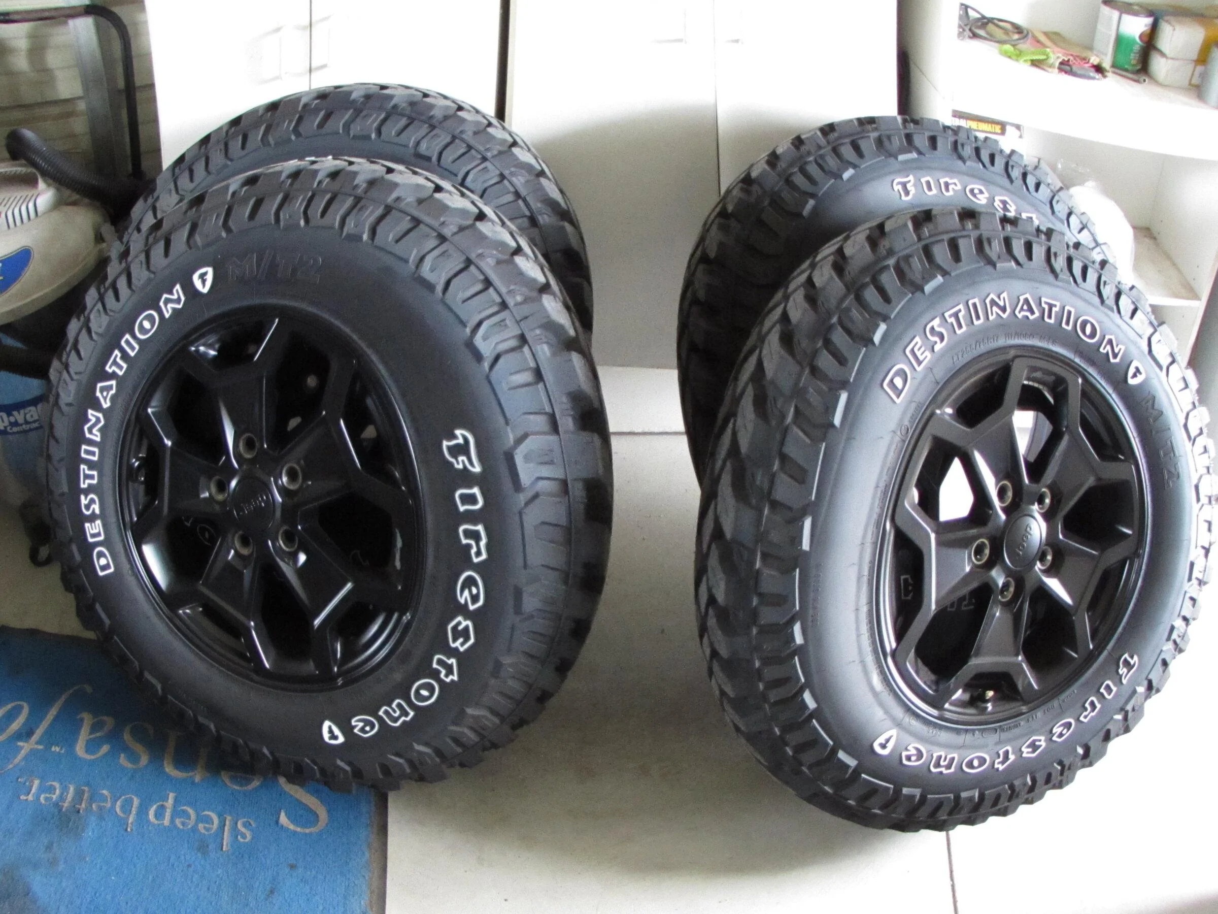 Jeep Gladiator (SALE PENDING) 5- 2022 Willys tire and wheels. Firestone Destination 255/75/17 MT/2. Only 900 miles on them IMG_2791