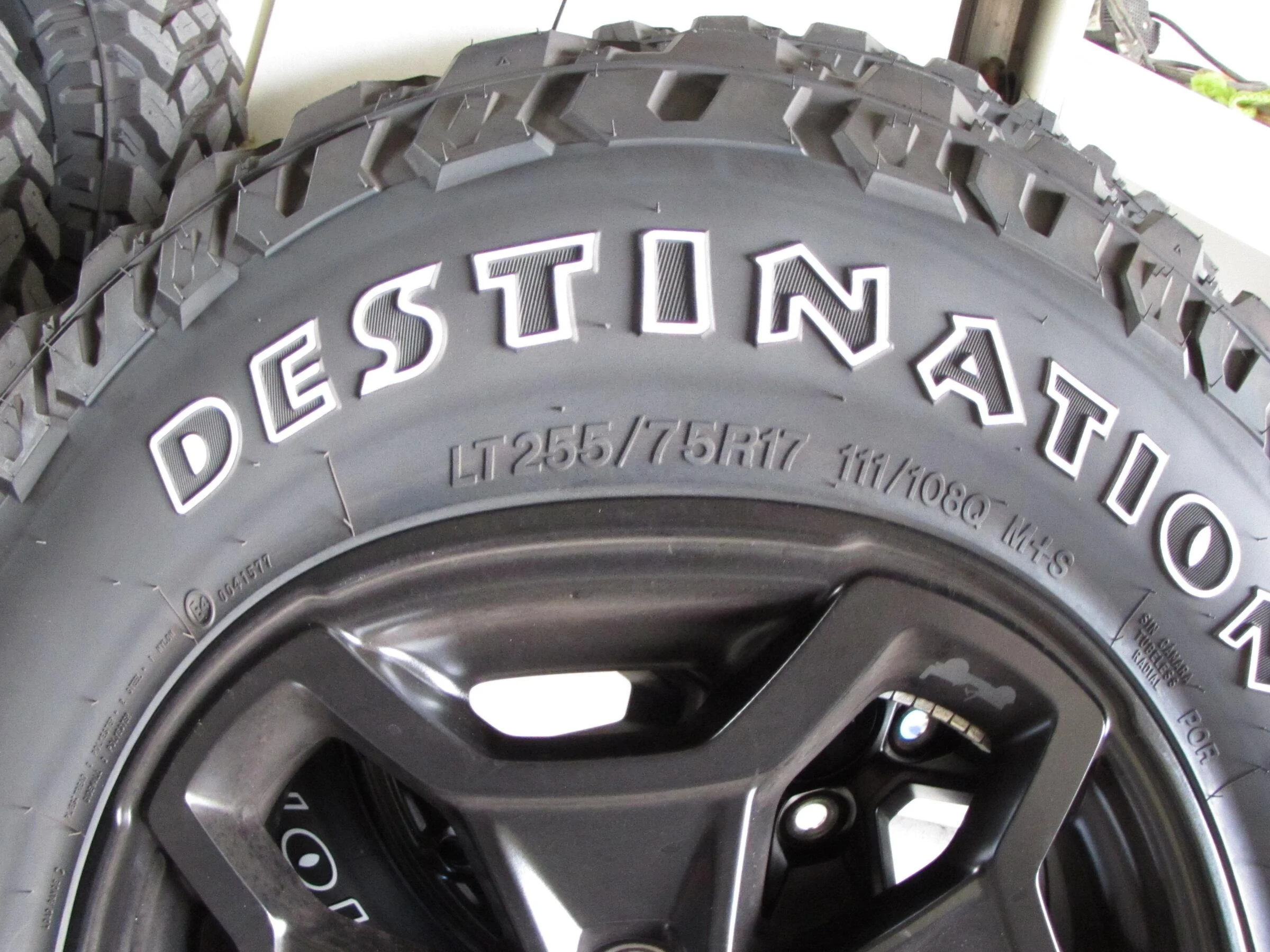 Jeep Gladiator (SALE PENDING) 5- 2022 Willys tire and wheels. Firestone Destination 255/75/17 MT/2. Only 900 miles on them IMG_2792