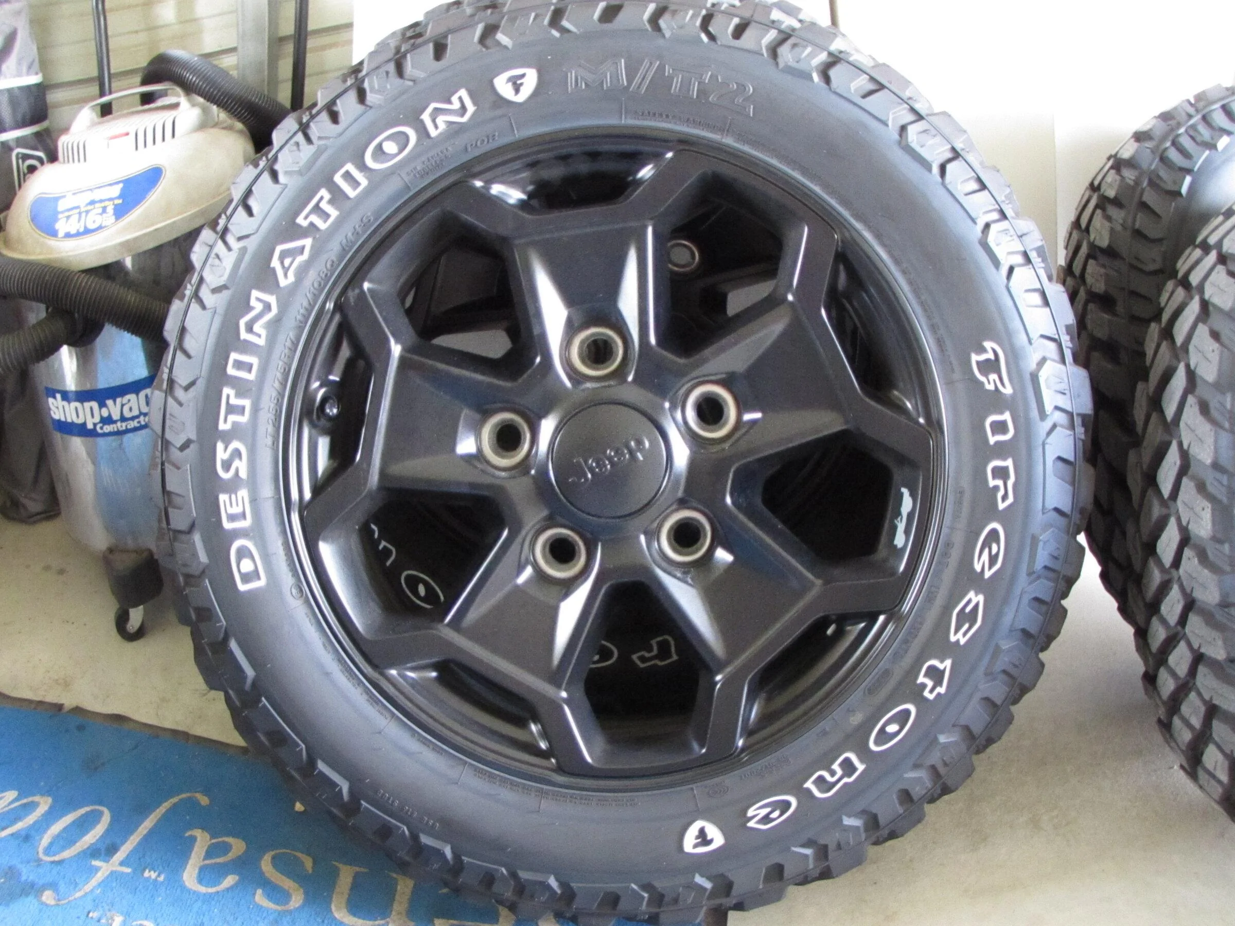 Jeep Gladiator (SALE PENDING) 5- 2022 Willys tire and wheels. Firestone Destination 255/75/17 MT/2. Only 900 miles on them IMG_2794