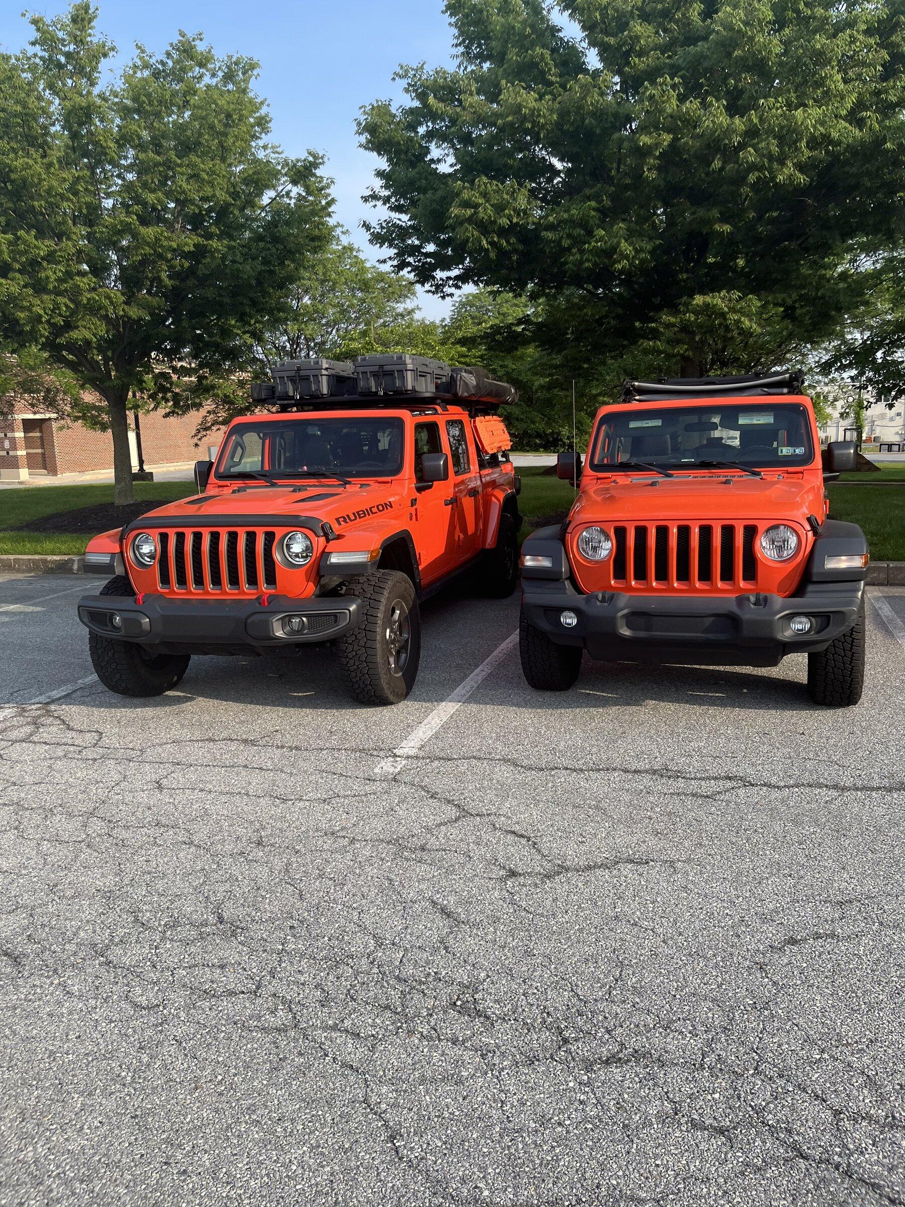 Jeep Gladiator Jeeps Parking Next To Jeeps IMG_0700[1].JPG