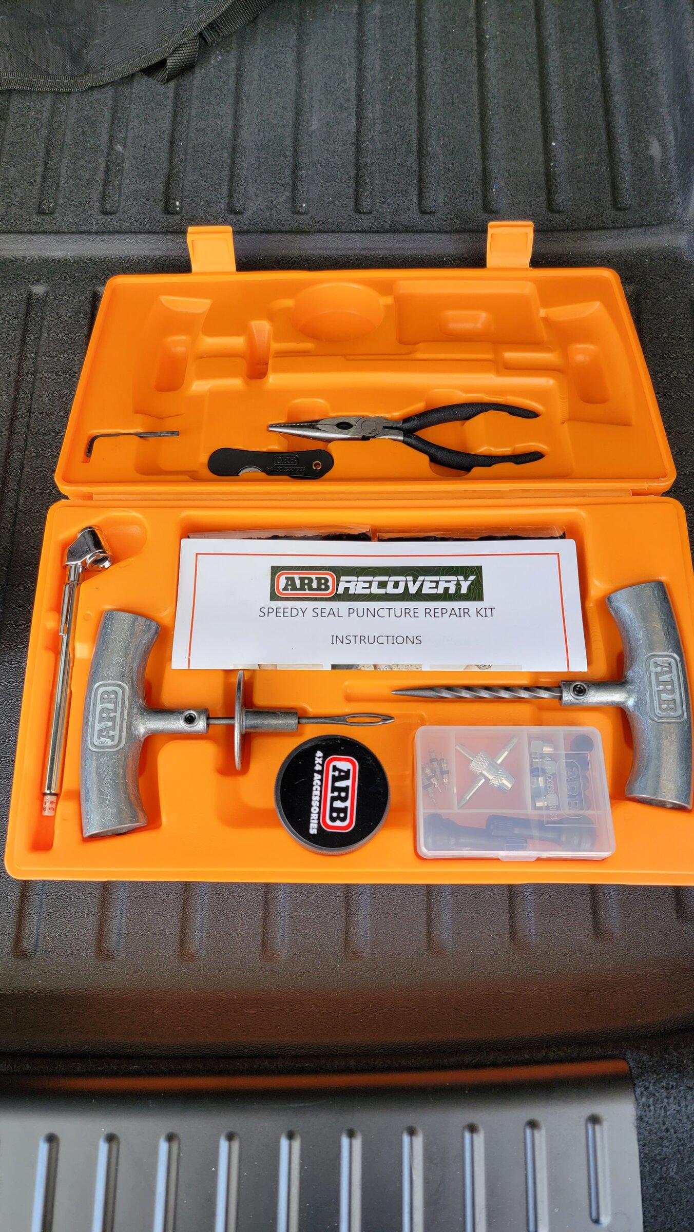Jeep Gladiator ARB RK9 Premium Recovery Kit, Scepter fuel and water containers, Portable Compressor Misc. recover gear. 20220603_125251