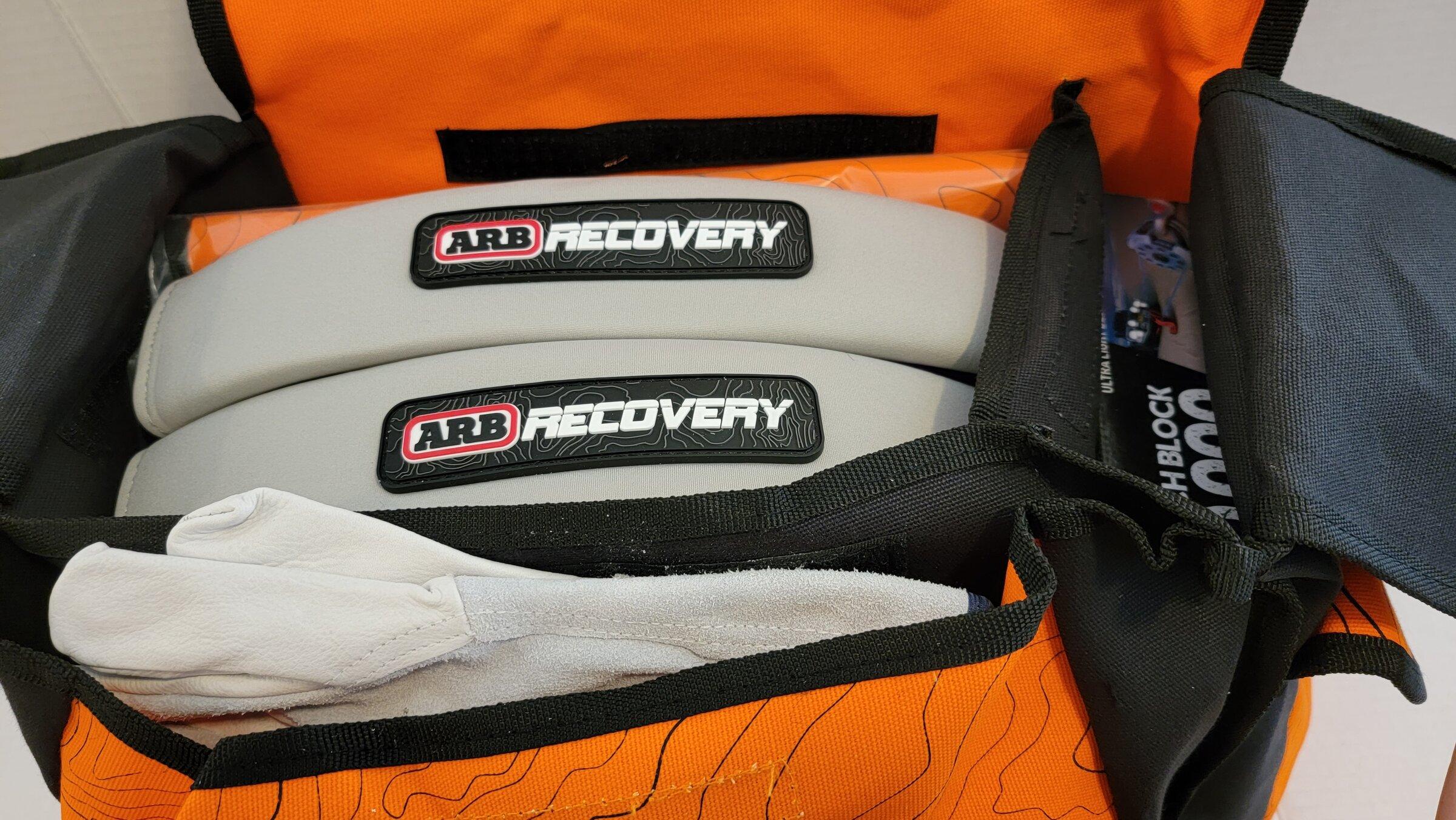 Jeep Gladiator ARB RK9 Premium Recovery Kit, Scepter fuel and water containers, Portable Compressor Misc. recover gear. 20220603_133218