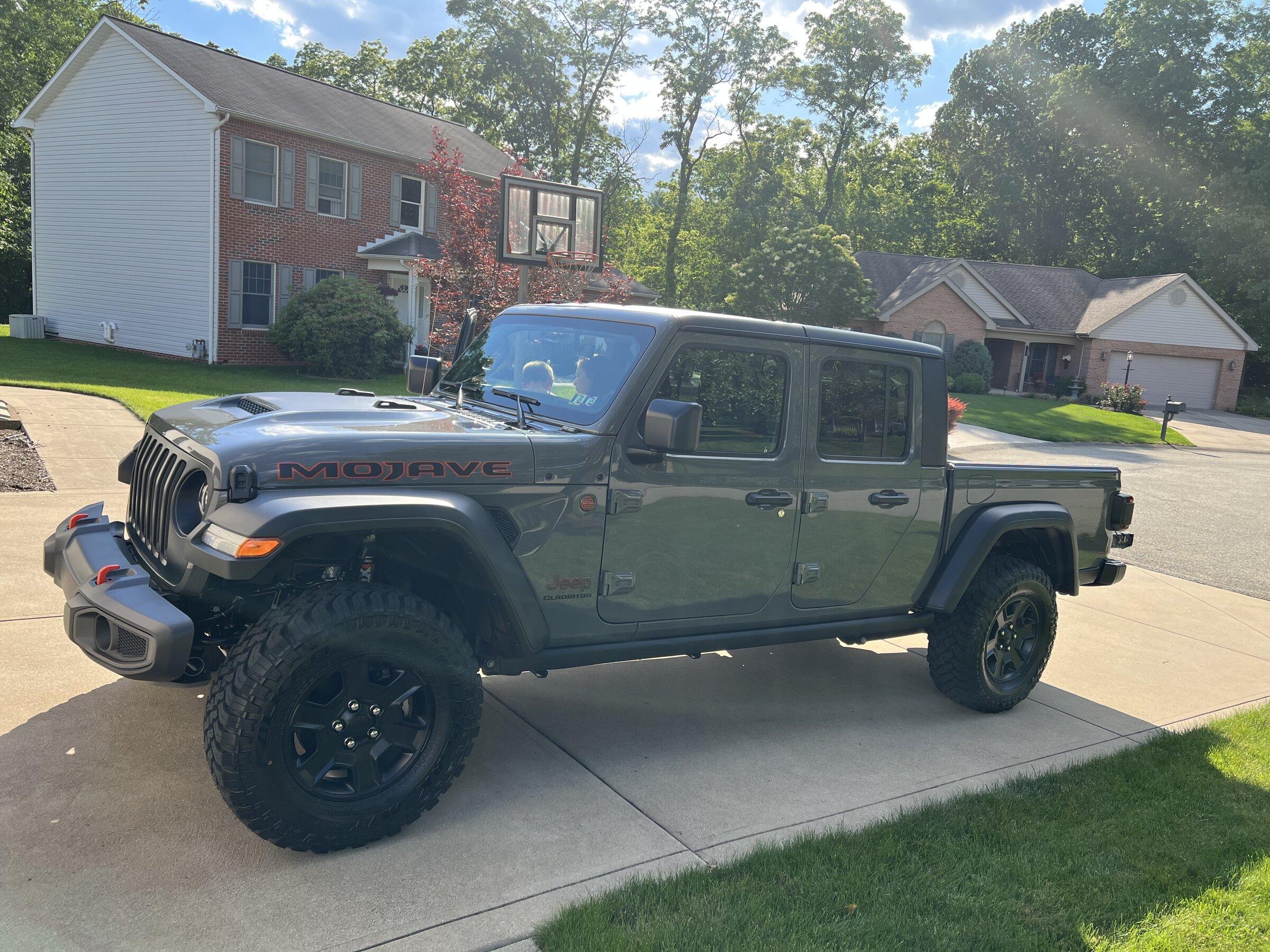 Jeep Gladiator MOJAVE Edition Gladiator JT Club CFAA8252-5662-497D-95DC-5D07F7DEAA80